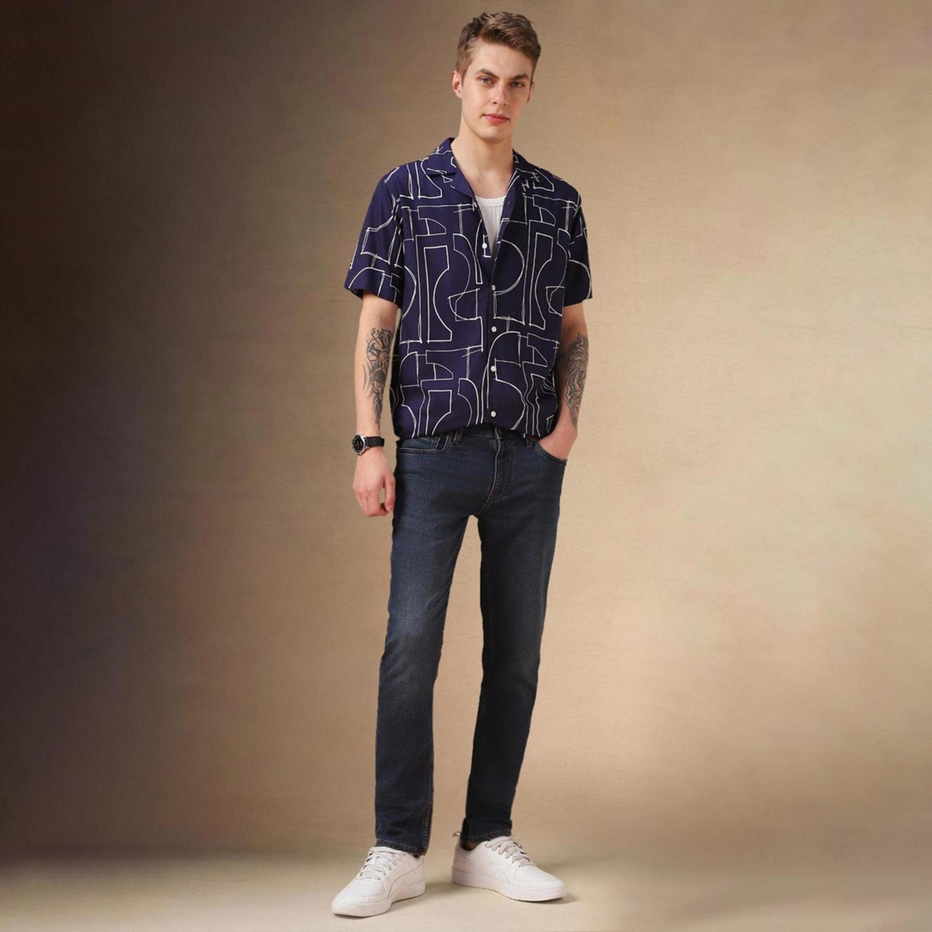 دينيس لينغو× ستايلي-  قميص كاجوال ياقة كوبية زرقاء ومطبوع بشكل تجريدي-men-clothing-shirts-image-3