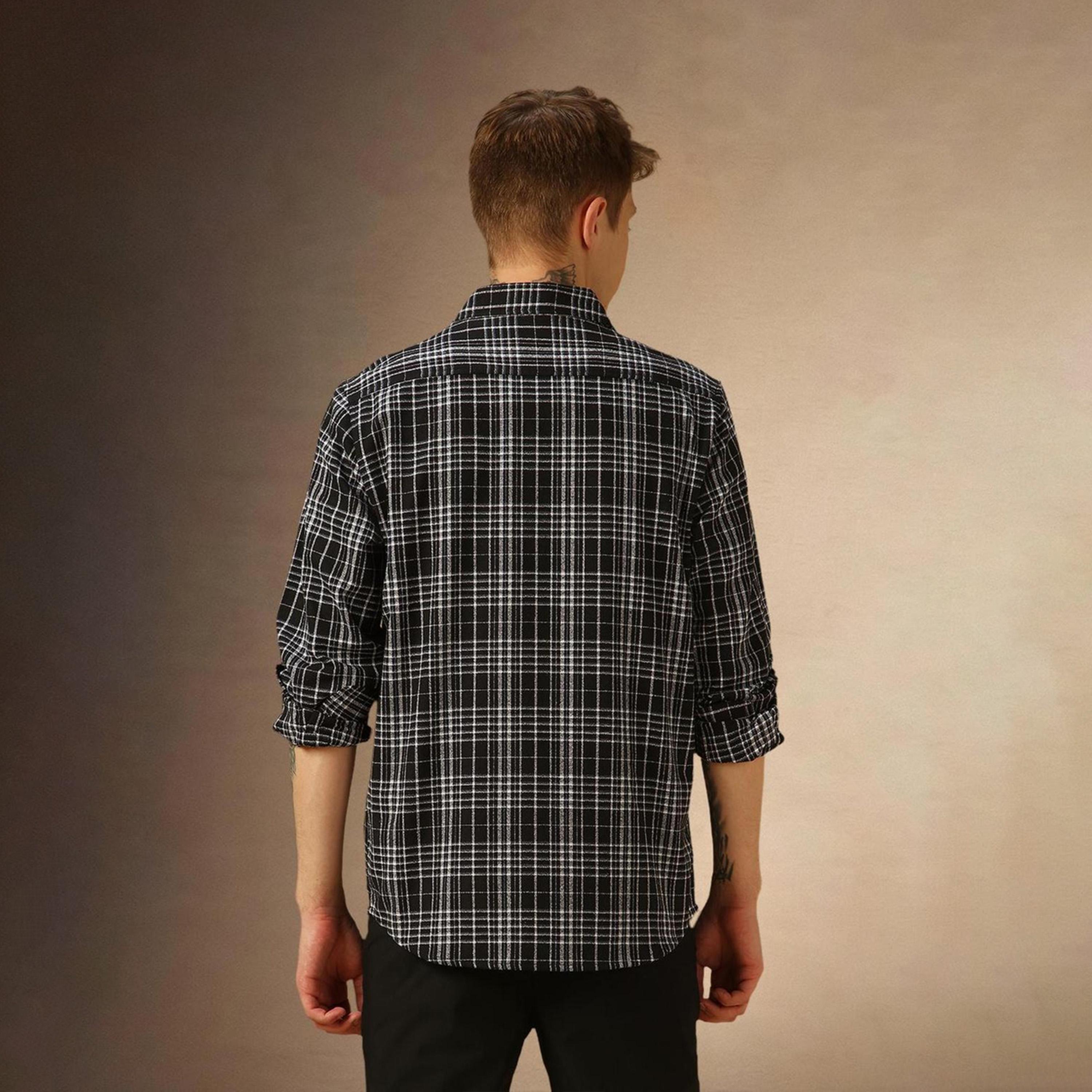 دينيس لينغو× ستايلي-  قميص كاجوال من القطن ياقة واسعة باللون الأسود-men-clothing-shirts-image-5