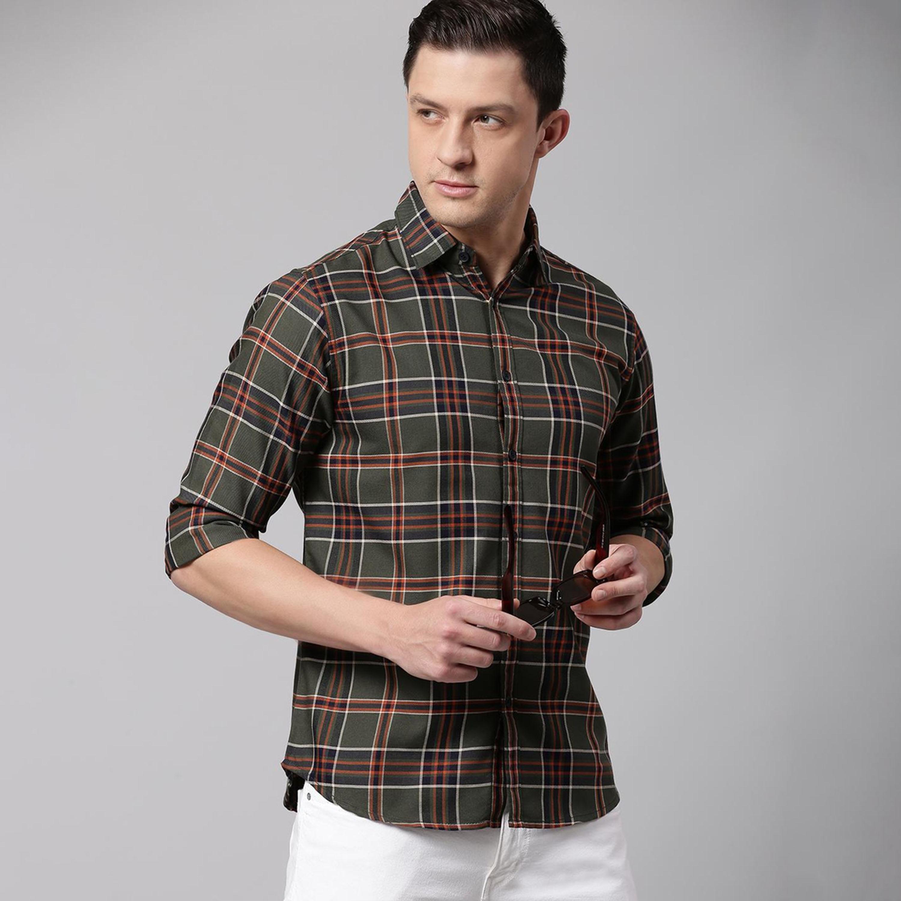دينيس لينغو× ستايلي-  قميص كاجوال بمربعات قماش ترتان قصة ضيقة لون أخضر-men-clothing-shirts-image-1