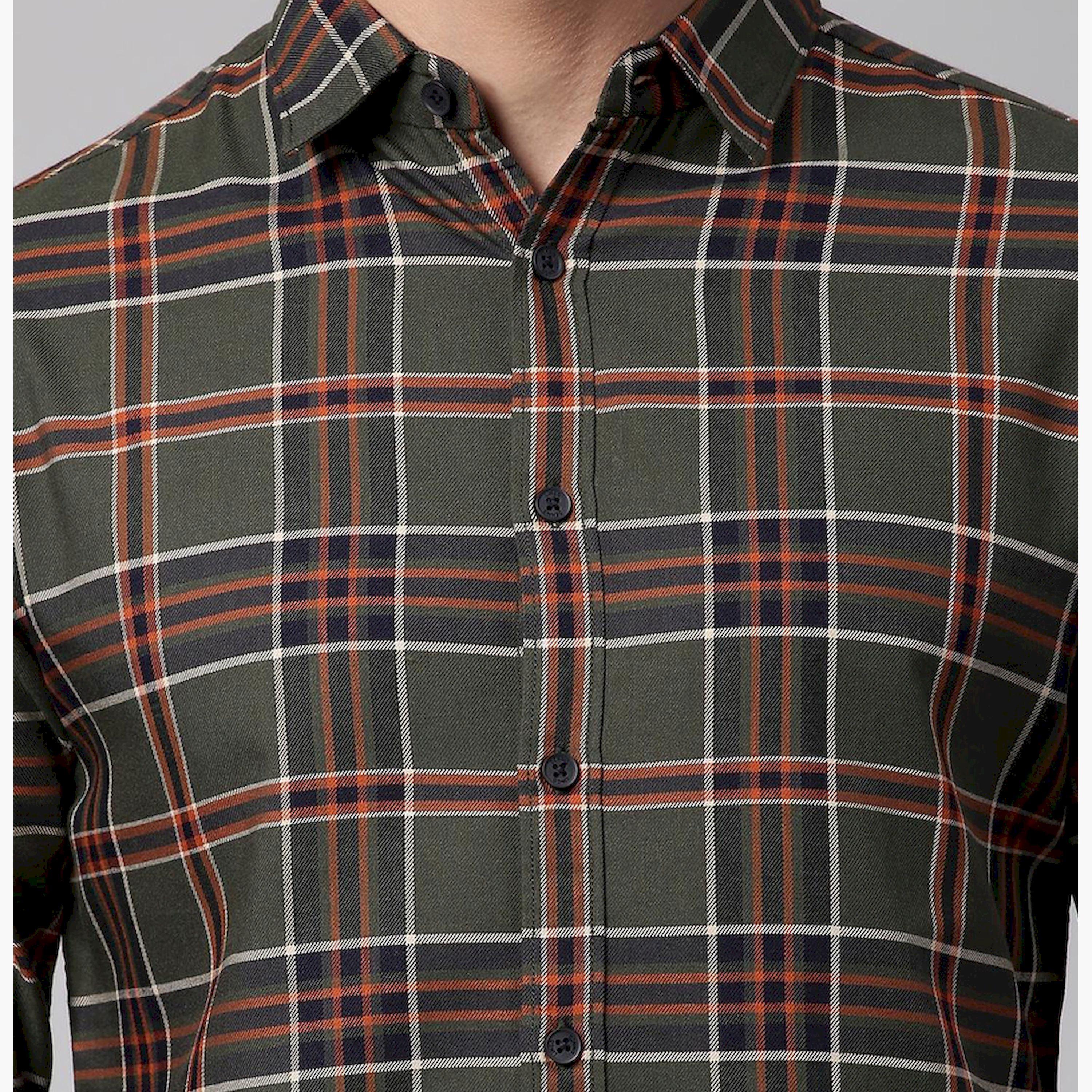 دينيس لينغو× ستايلي-  قميص كاجوال بمربعات قماش ترتان قصة ضيقة لون أخضر-men-clothing-shirts-image-9