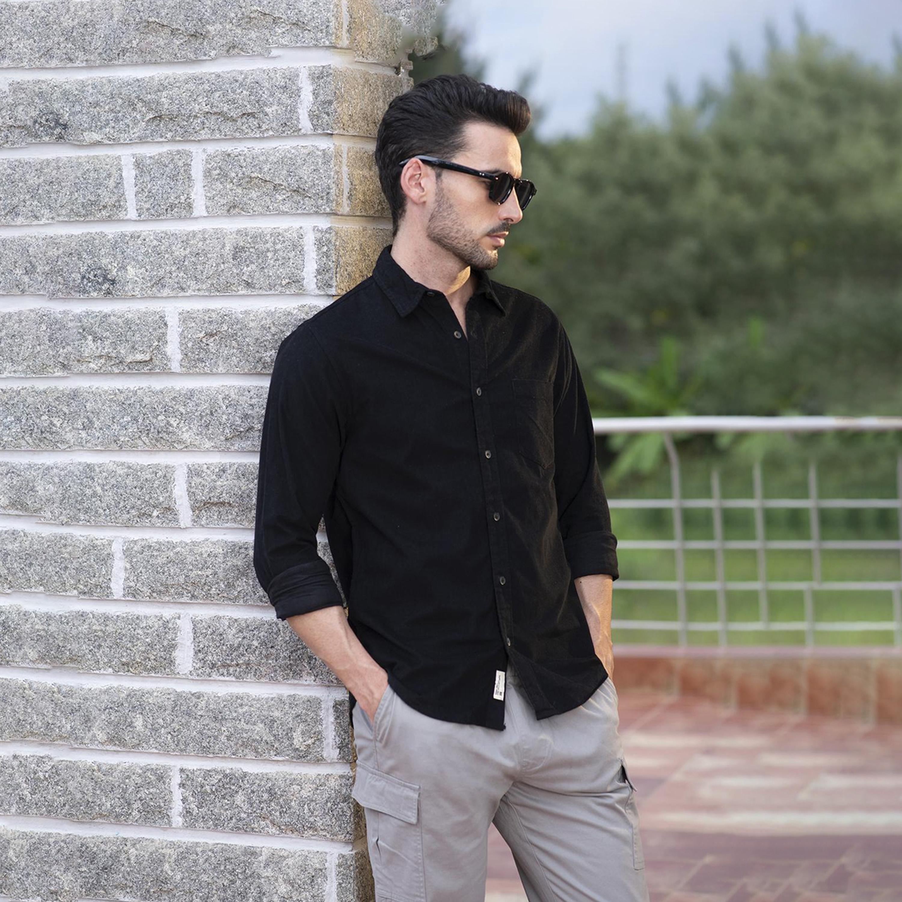 دينيس لينغو× ستايلي-  قميص أسود كاجوال بقصة ضيقة-men-clothing-shirts-image-3