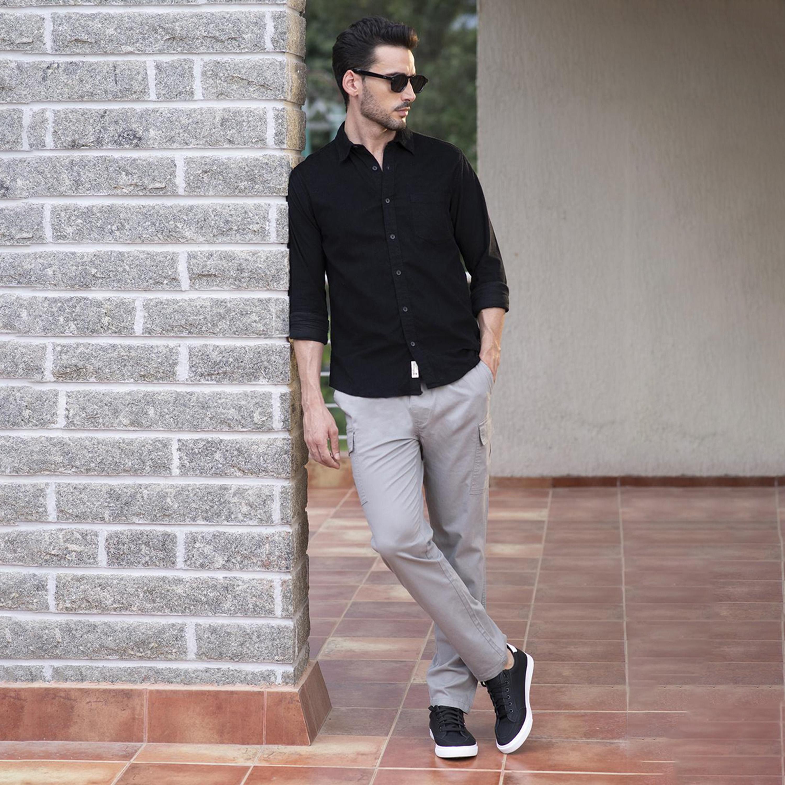 دينيس لينغو× ستايلي-  قميص أسود كاجوال بقصة ضيقة-men-clothing-shirts-image-5