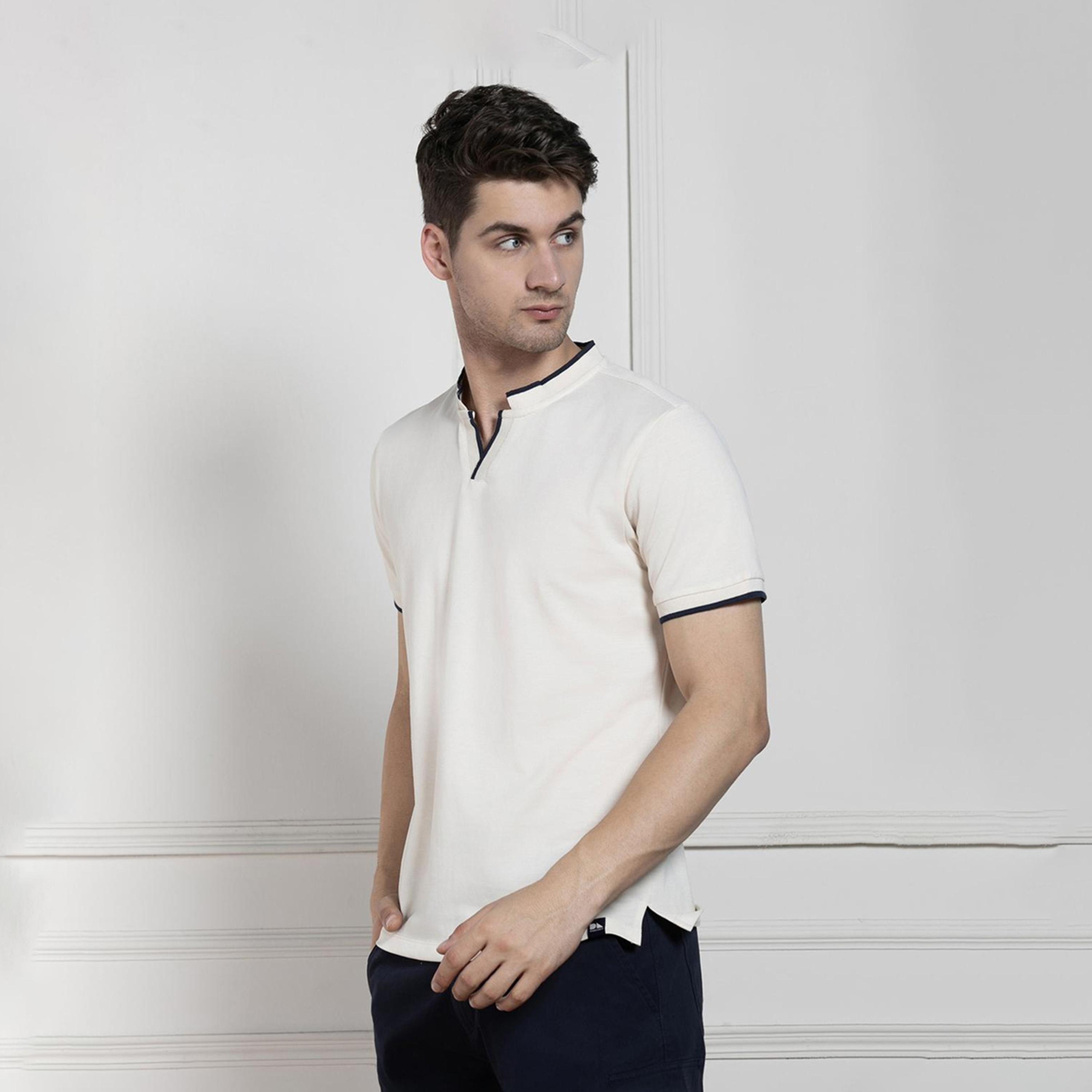 دينيس لينغو× ستايلي-  تي شيرت ياقة الماندرين لون أبيض-men-clothing-tshirtsandpolos-tshirts-image-3