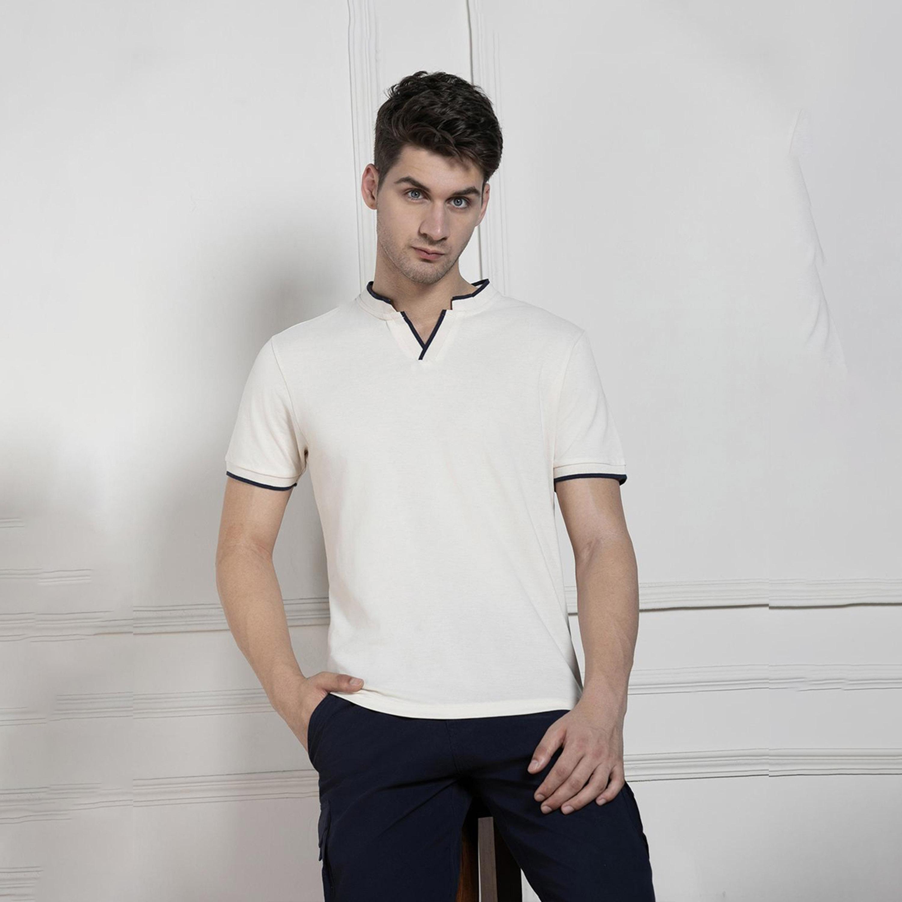 دينيس لينغو× ستايلي-  تي شيرت ياقة الماندرين لون أبيض-men-clothing-tshirtsandpolos-tshirts-image-4