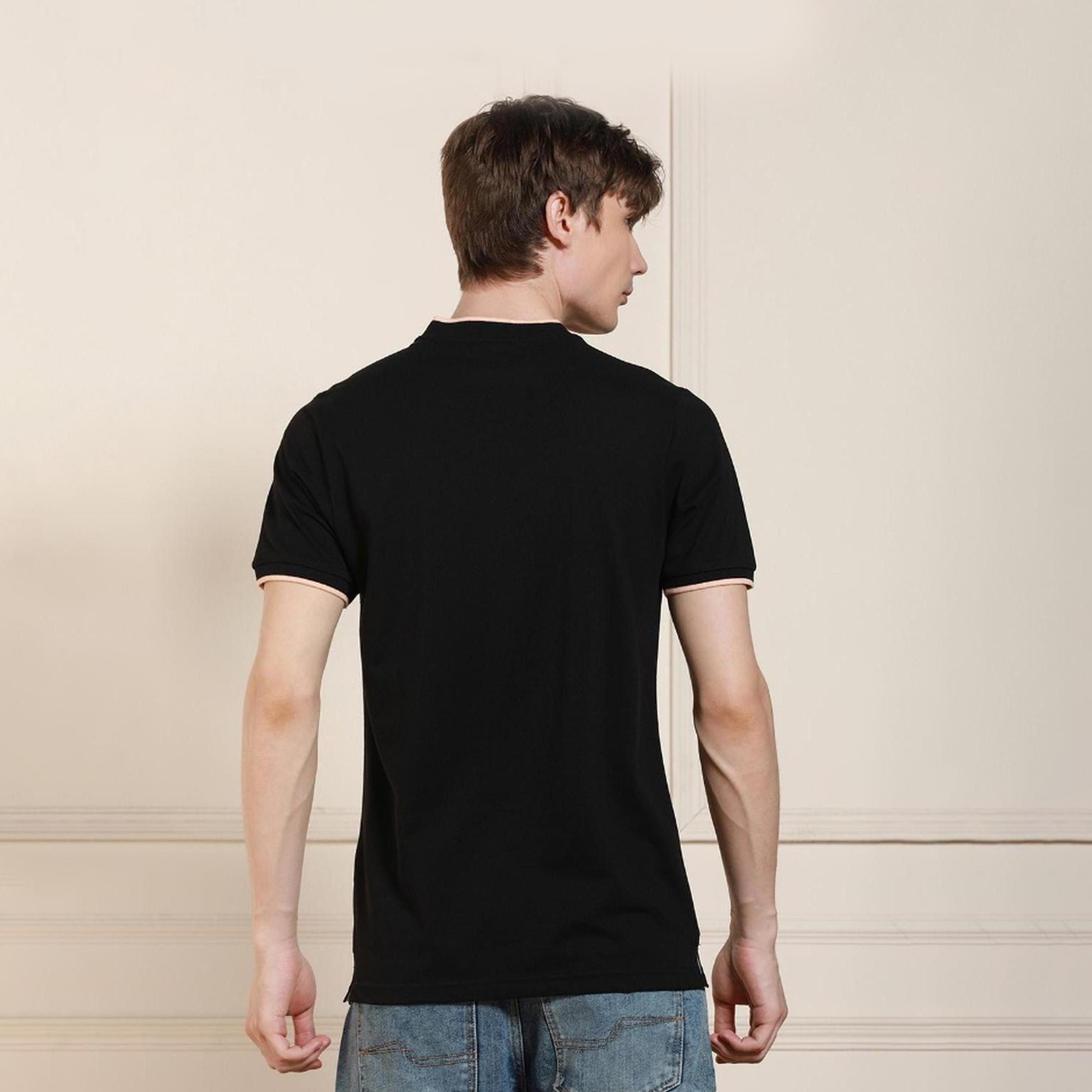 دينيس لينغو× ستايلي-  تي شيرت أسود ياقة ماندرين وأكمام قصيرة-men-clothing-tshirtsandpolos-tshirts-image-3