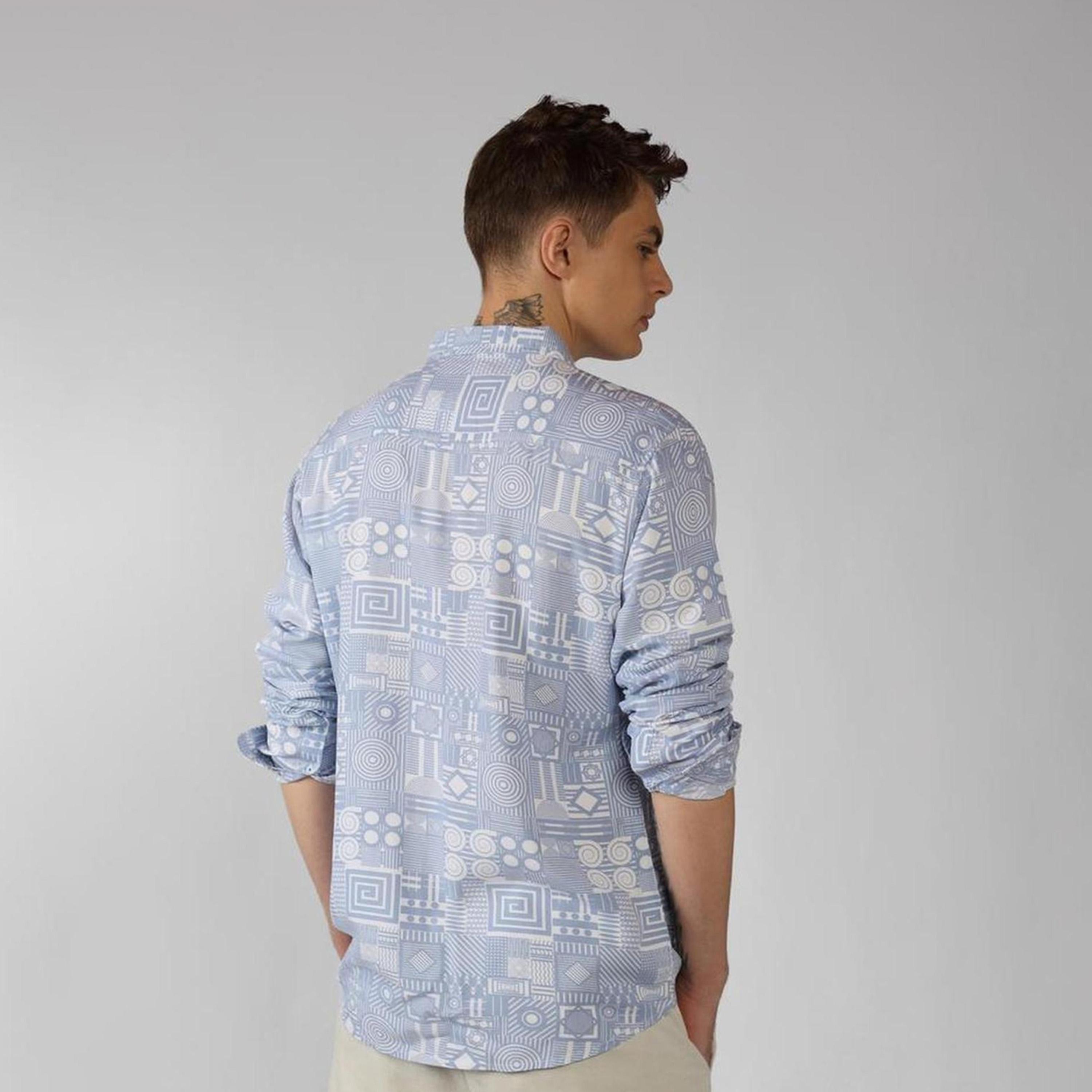 دينيس لينغو× ستايلي-  قميص كاجوال ياقة واسعة ومطبوع بزخارف عرقية-men-clothing-shirts-image-3