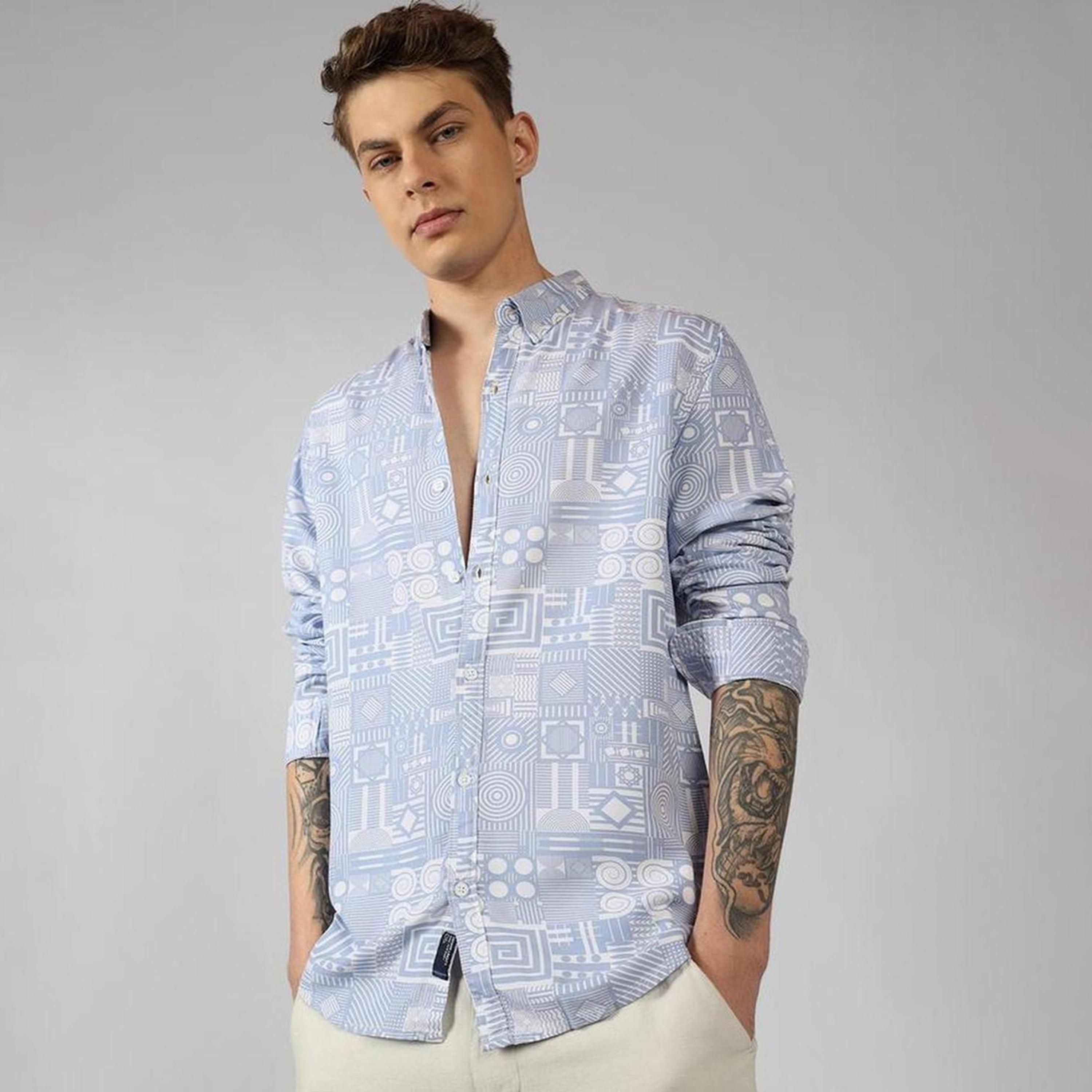 دينيس لينغو× ستايلي-  قميص كاجوال ياقة واسعة ومطبوع بزخارف عرقية-men-clothing-shirts-image-4