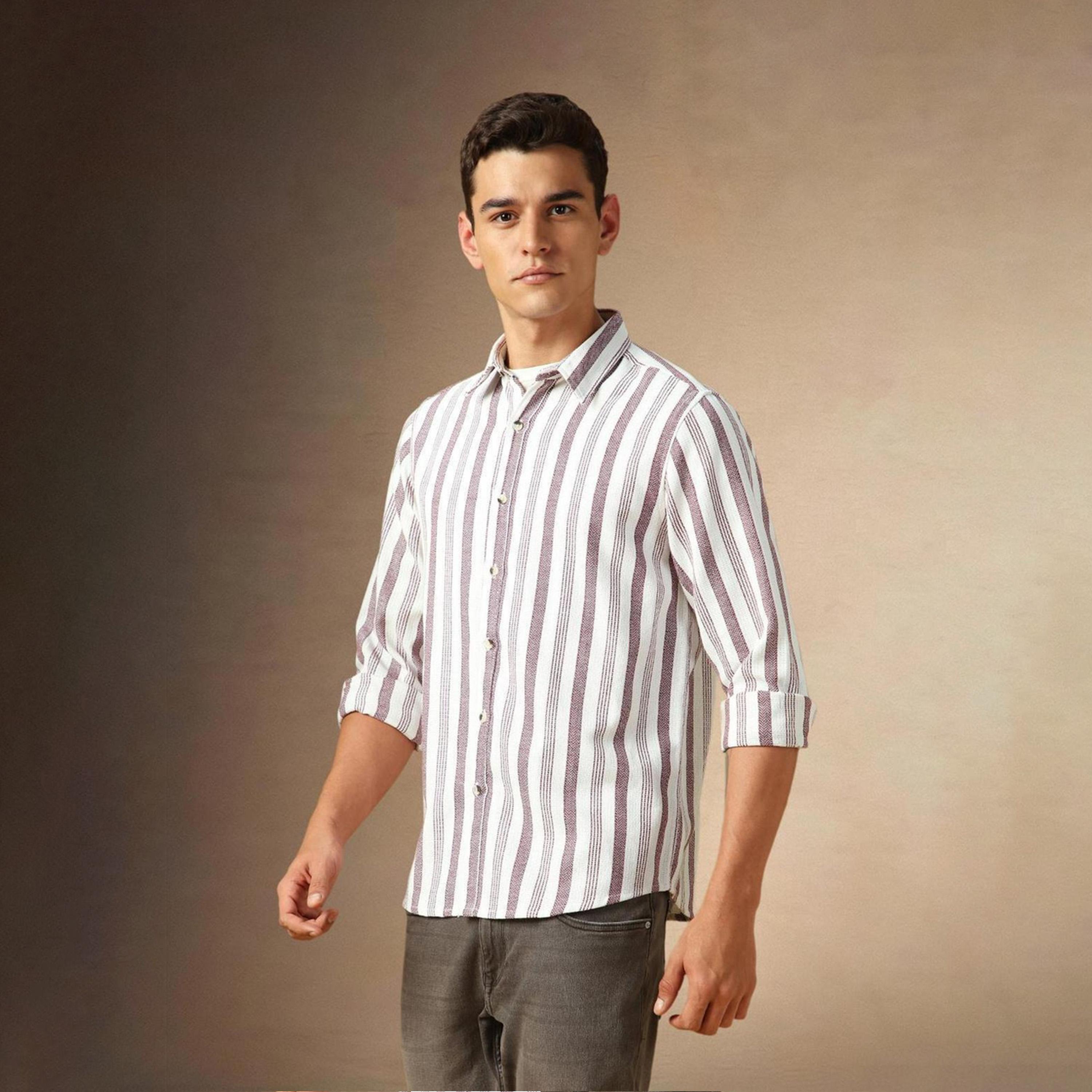 دينيس لينغو× ستايلي-  قميص كاجوال مخطط غير شفاف لون أبيض-men-clothing-shirts-image-2