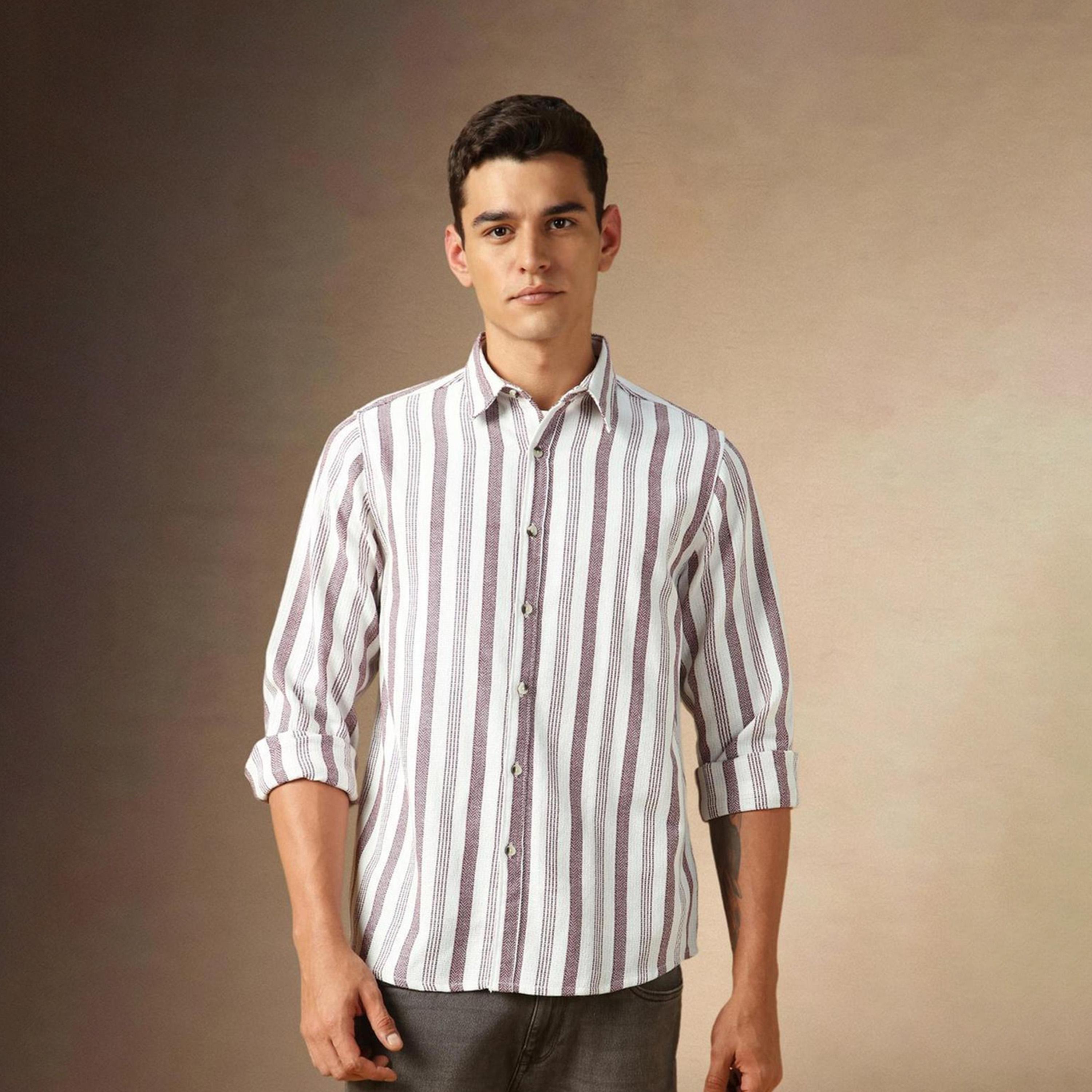 دينيس لينغو× ستايلي-  قميص كاجوال مخطط غير شفاف لون أبيض-men-clothing-shirts-image-3
