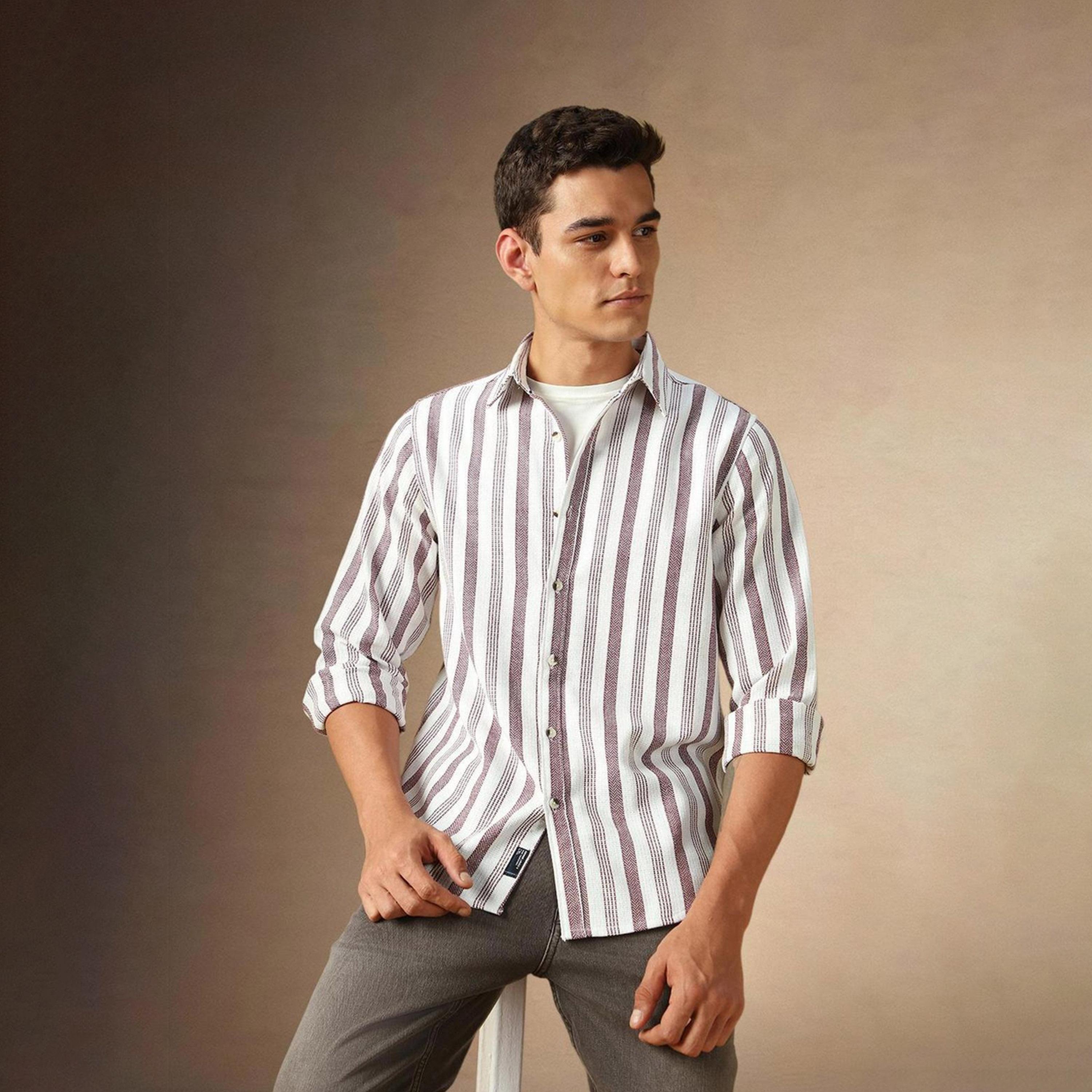 دينيس لينغو× ستايلي-  قميص كاجوال مخطط غير شفاف لون أبيض-men-clothing-shirts-image-5