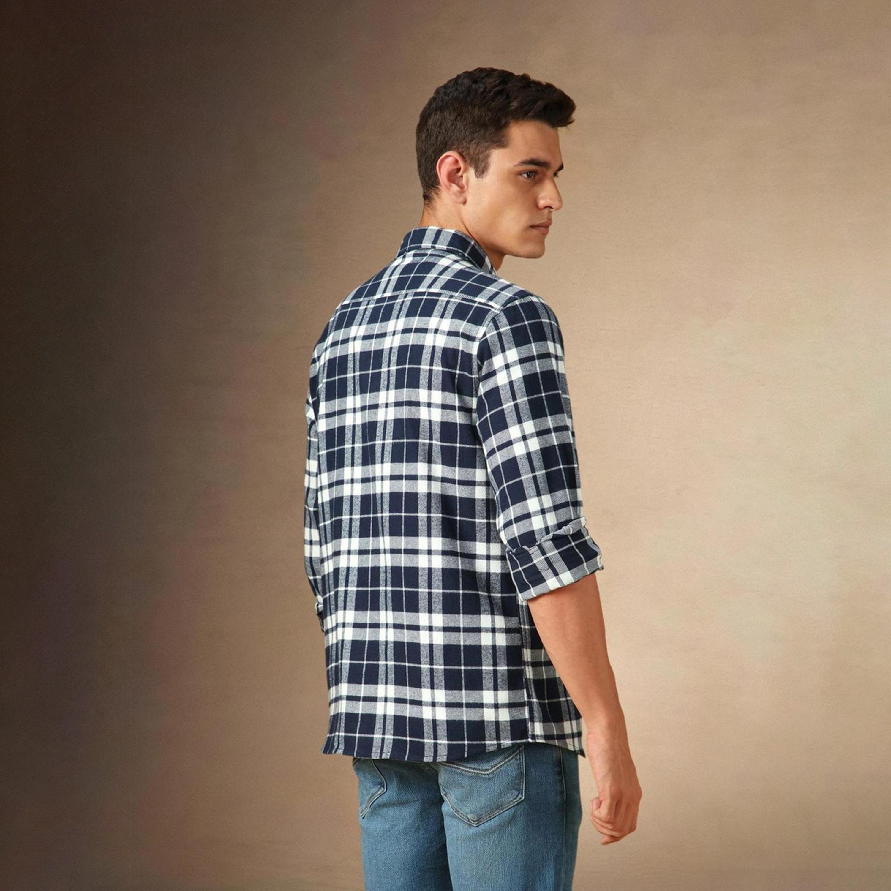 دينيس لينغو× ستايلي-  قميص كاجوال للرجال ياقة واسعة من الفانيلا مصنوع قطن ومقاس مريح-men-clothing-shirts-image-2