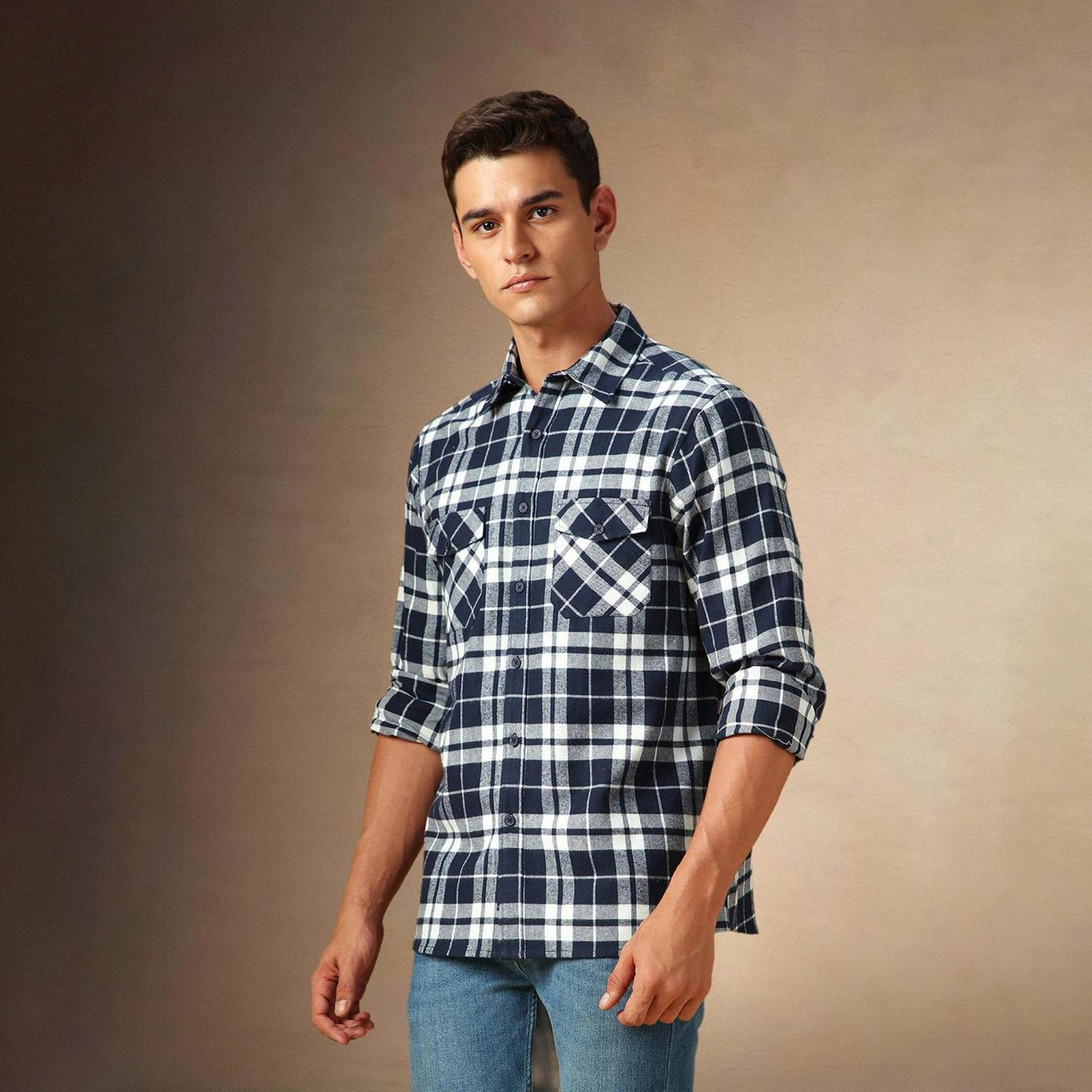 دينيس لينغو× ستايلي-  قميص كاجوال للرجال ياقة واسعة من الفانيلا مصنوع قطن ومقاس مريح-men-clothing-shirts-image-5