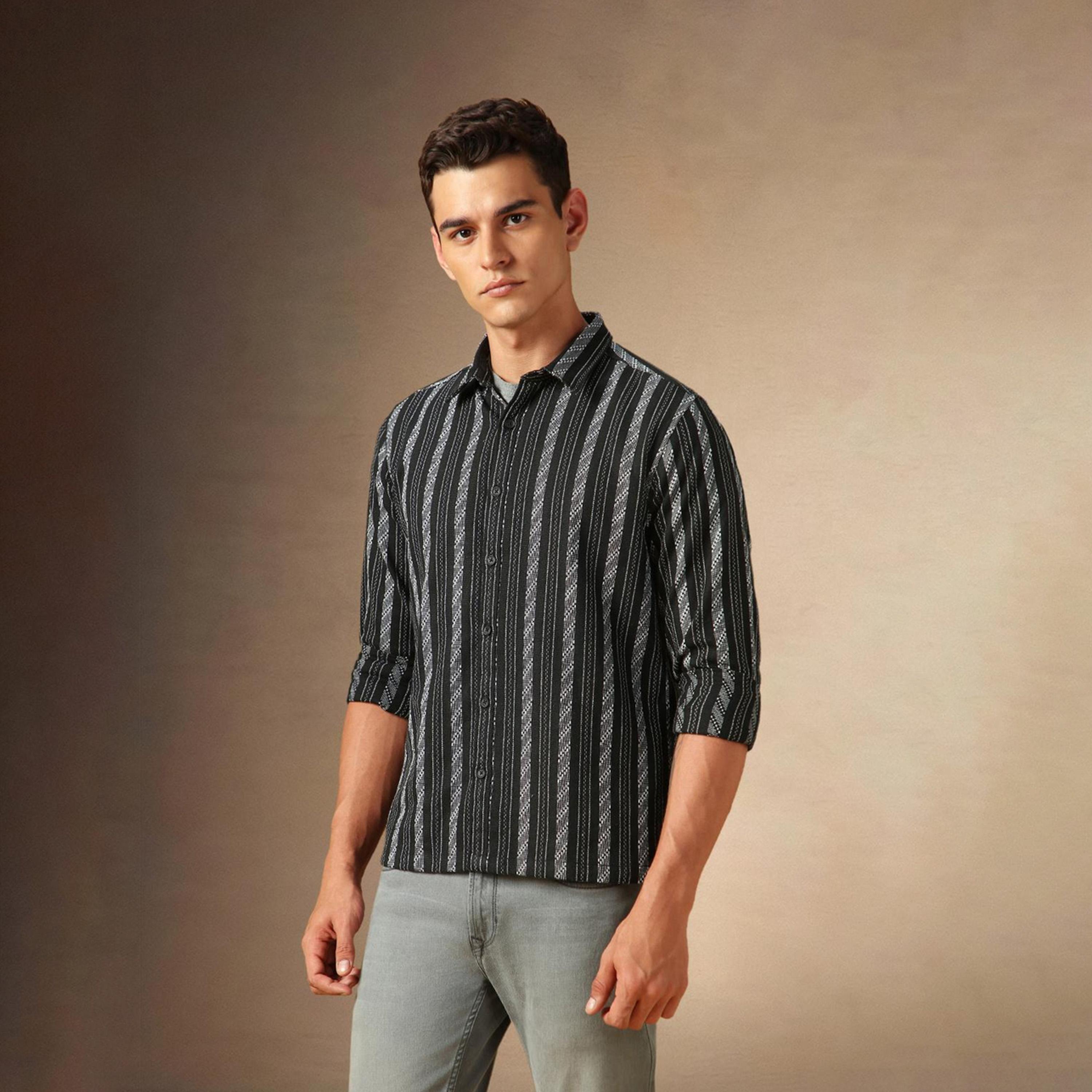دينيس لينغو× ستايلي-  قميص أسود مخطط غير شفاف-men-clothing-shirts-image-2
