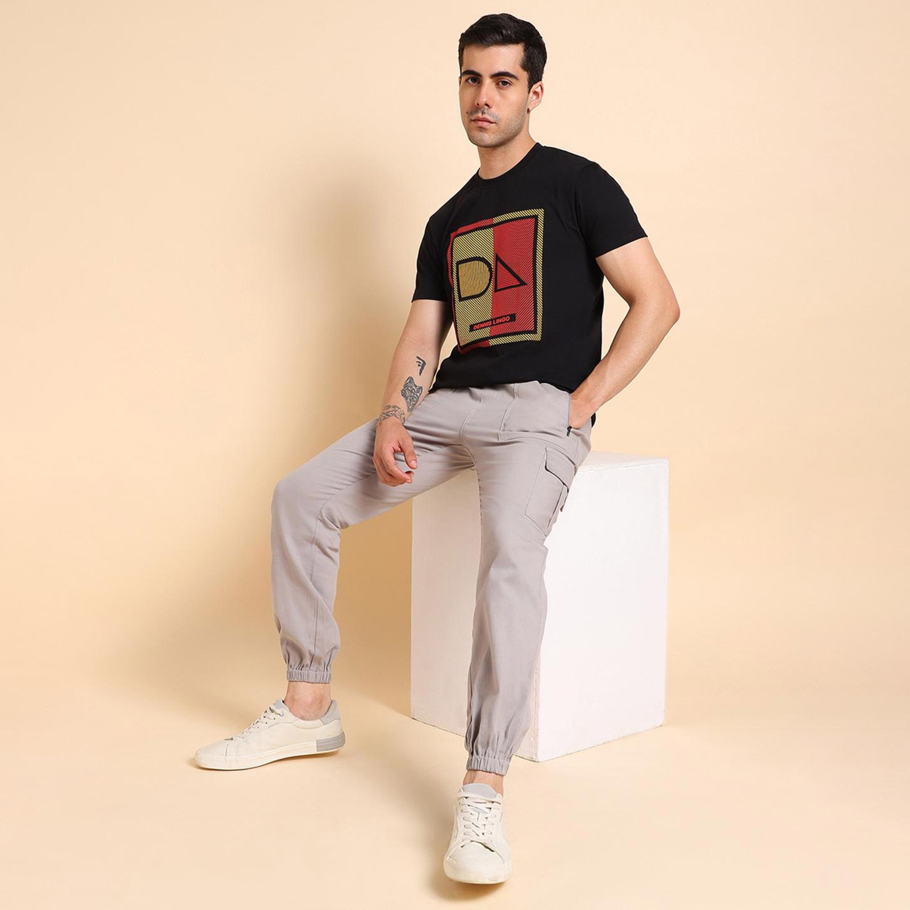 دينيس لينغو× ستايلي-  تي شيرت رجالي قطن ذو قصة ضيقة ورقبة دائرية ومطبوع لون أسود-men-clothing-tshirtsandpolos-tshirts-image-6