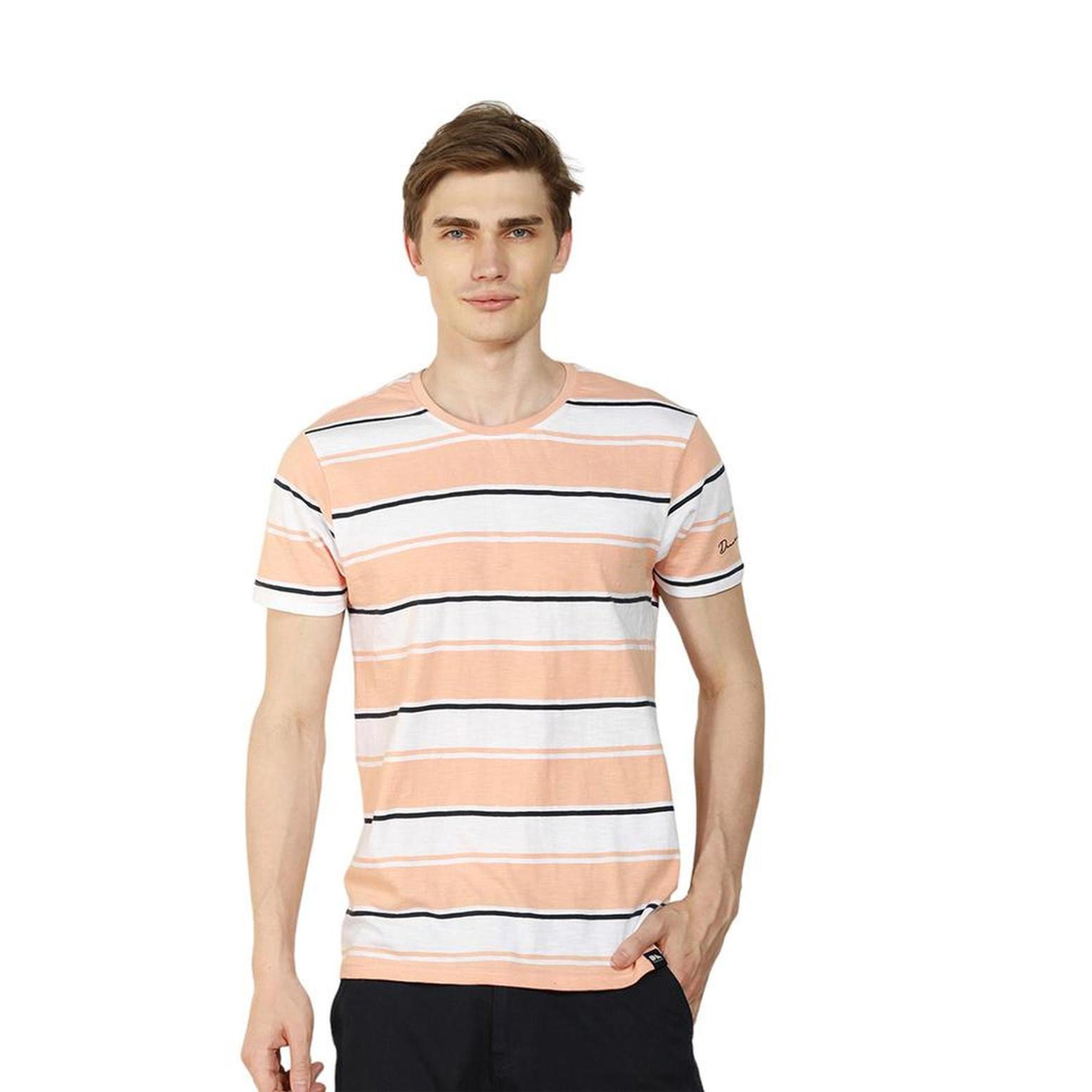 دينيس لينغو× ستايلي-  تي شيرت رجالي بغطاء رأس برقبة دائرية وقصة عادية مخططة لون خوخي-men-clothing-tshirtsandpolos-tshirts-image-1