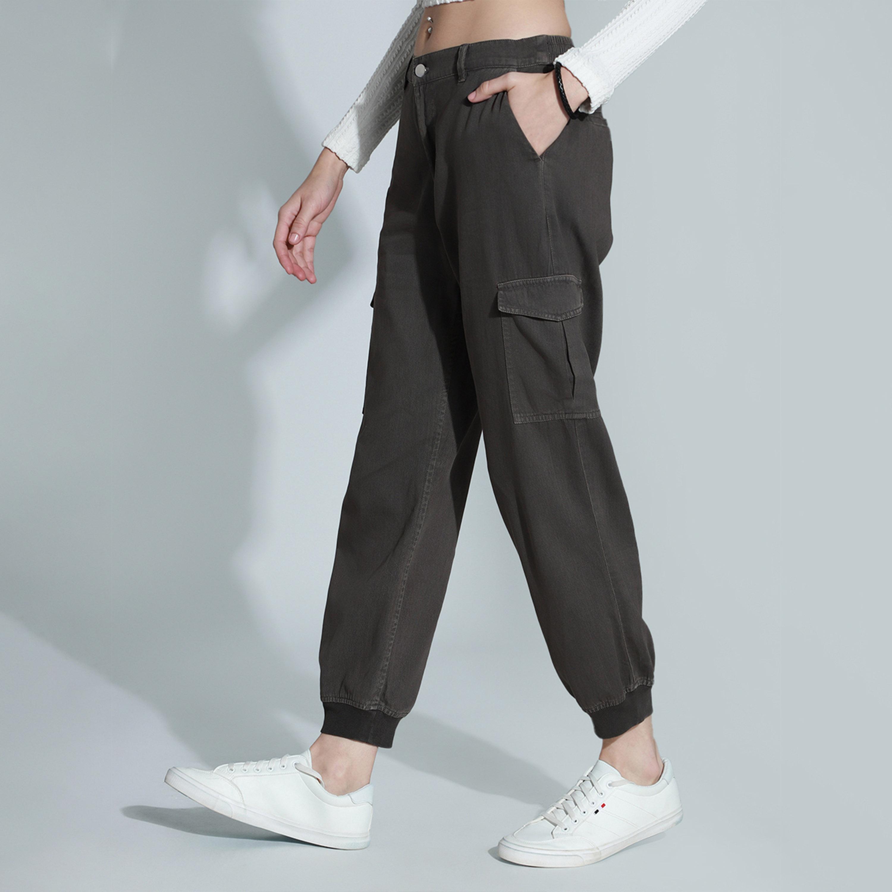 هاي ستار × ستايلي - بنطال كارغو بخصر متوسط الارتفاع بقصّة عادية مع جيوب-women-clothing-bottoms-trousers-image-2