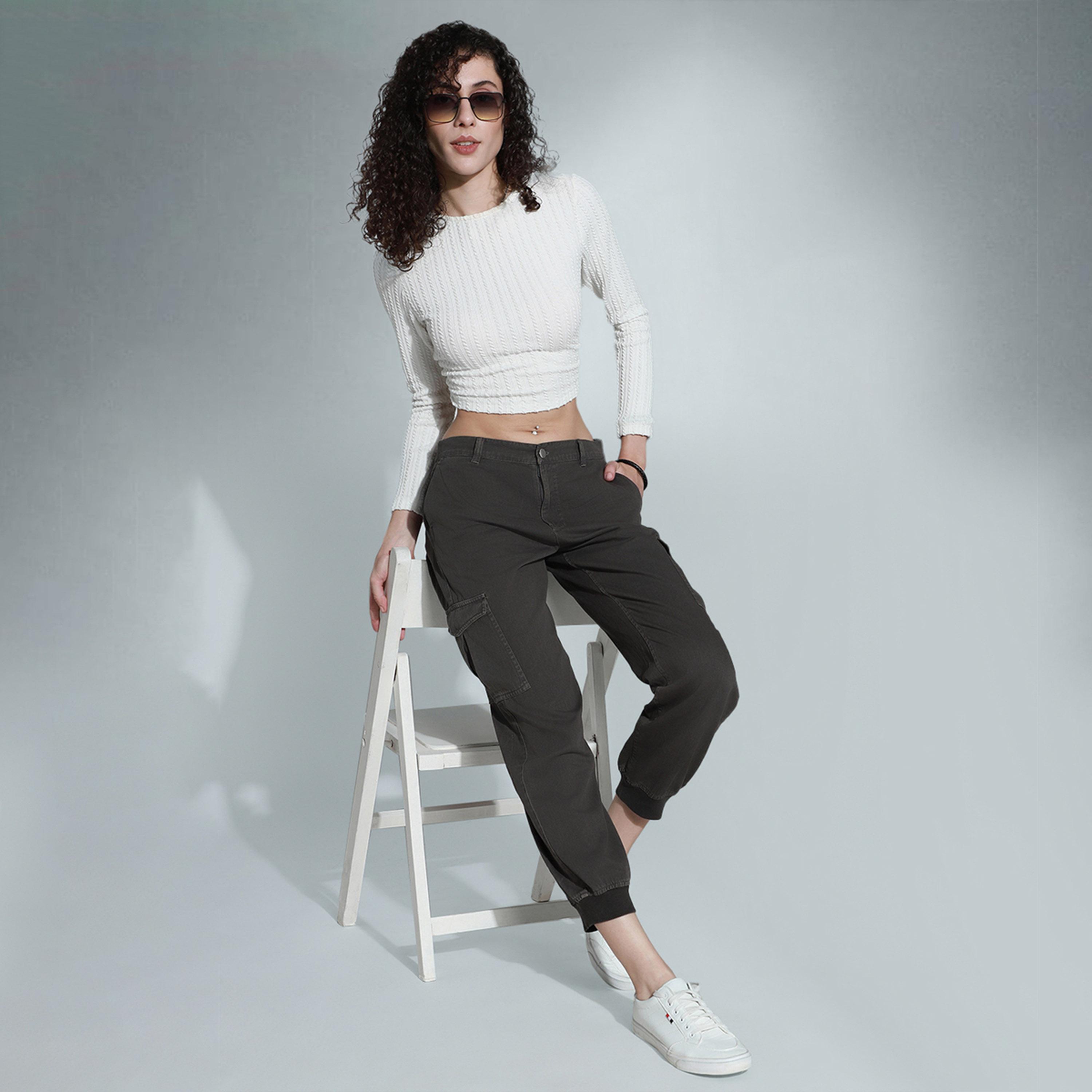 هاي ستار × ستايلي - بنطال كارغو بخصر متوسط الارتفاع بقصّة عادية مع جيوب-women-clothing-bottoms-trousers-image-4