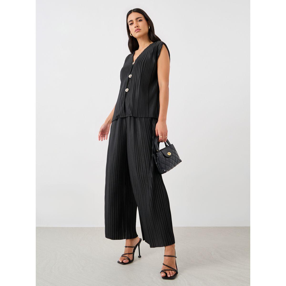 Styli Pleated V-Neck Buttoned Waistcoat-women-clothing-coatsandjackets-waistcoats-image-2