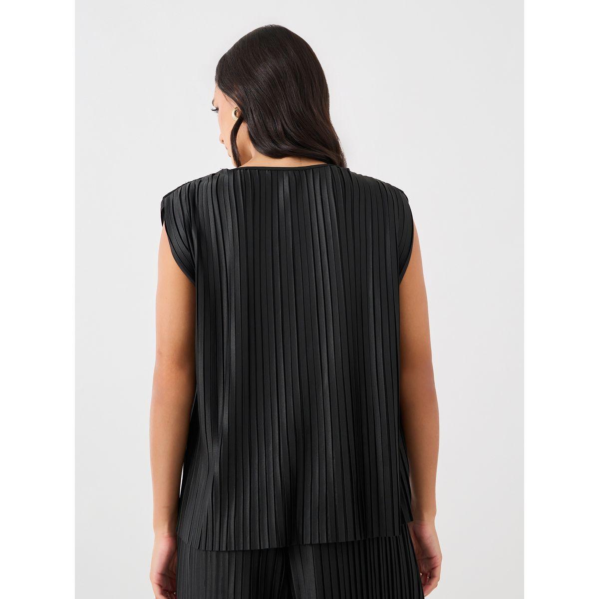 Styli Pleated V-Neck Buttoned Waistcoat-women-clothing-coatsandjackets-waistcoats-image-4
