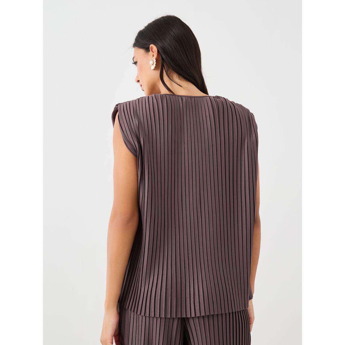 Styli Pleated V-Neck Buttoned Waistcoat-women-clothing-coatsandjackets-waistcoats-image-4