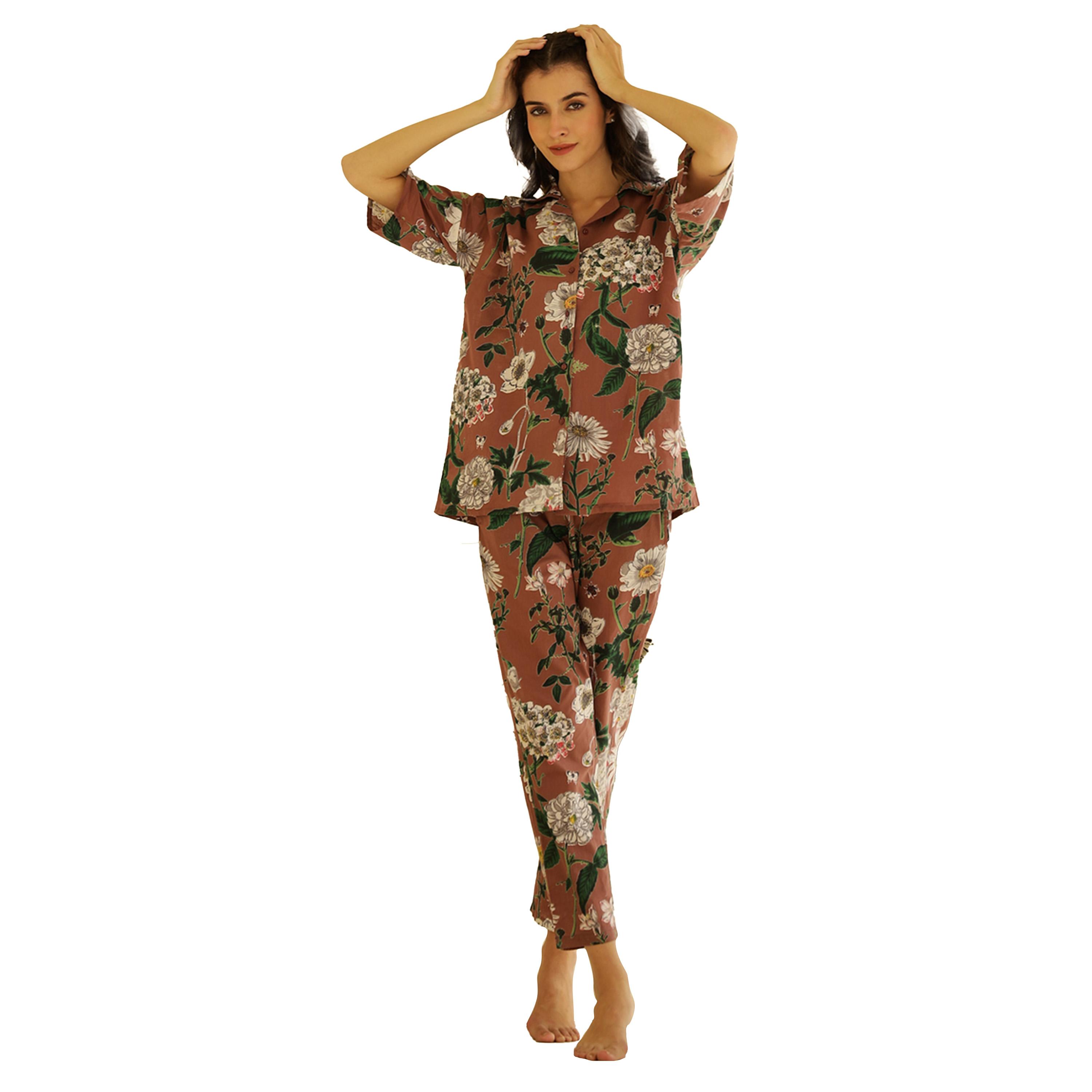 سانسكروتي هومز × ستايلي - طقم قميص وبنطال بيجامة قطني بطبعة زهور-women-clothing-nightwear-pyjamas-longsets-image-3