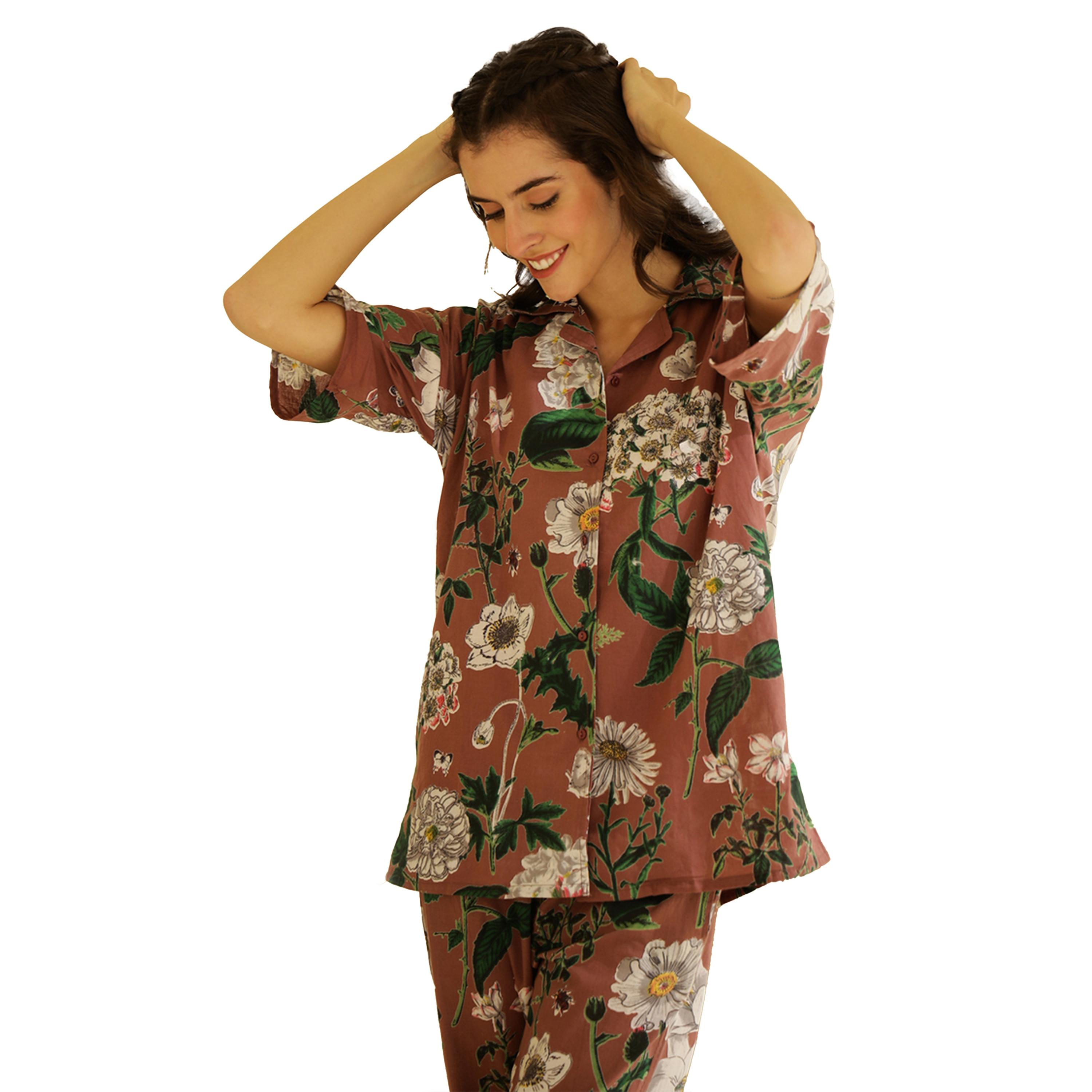 سانسكروتي هومز × ستايلي - طقم قميص وبنطال بيجامة قطني بطبعة زهور-women-clothing-nightwear-pyjamas-longsets-image-5