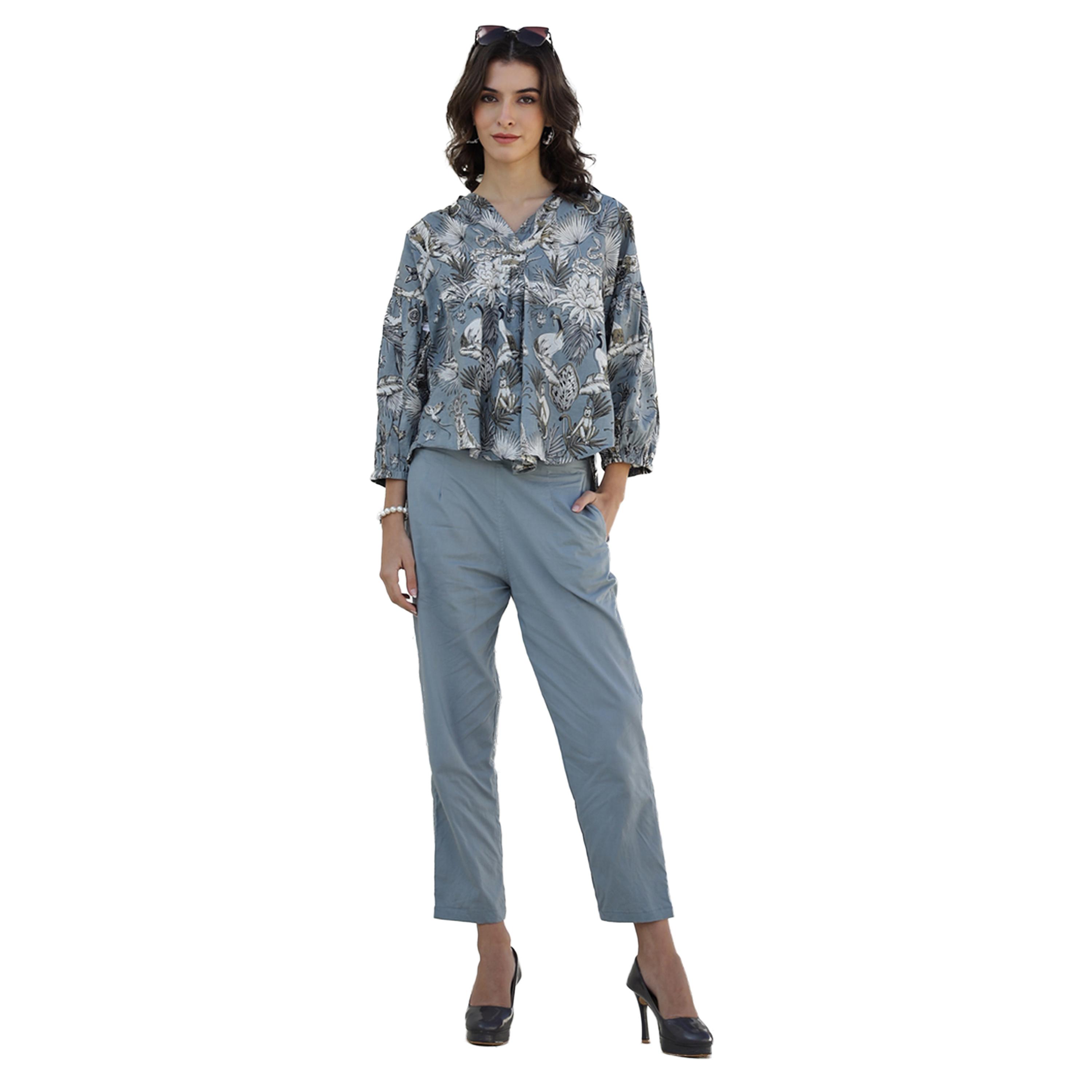سانسكروتي هومز × ستايلي - طقم قميص قطني مطبوع بياقة V مع بنطال-women-clothing-coordsets-image-1