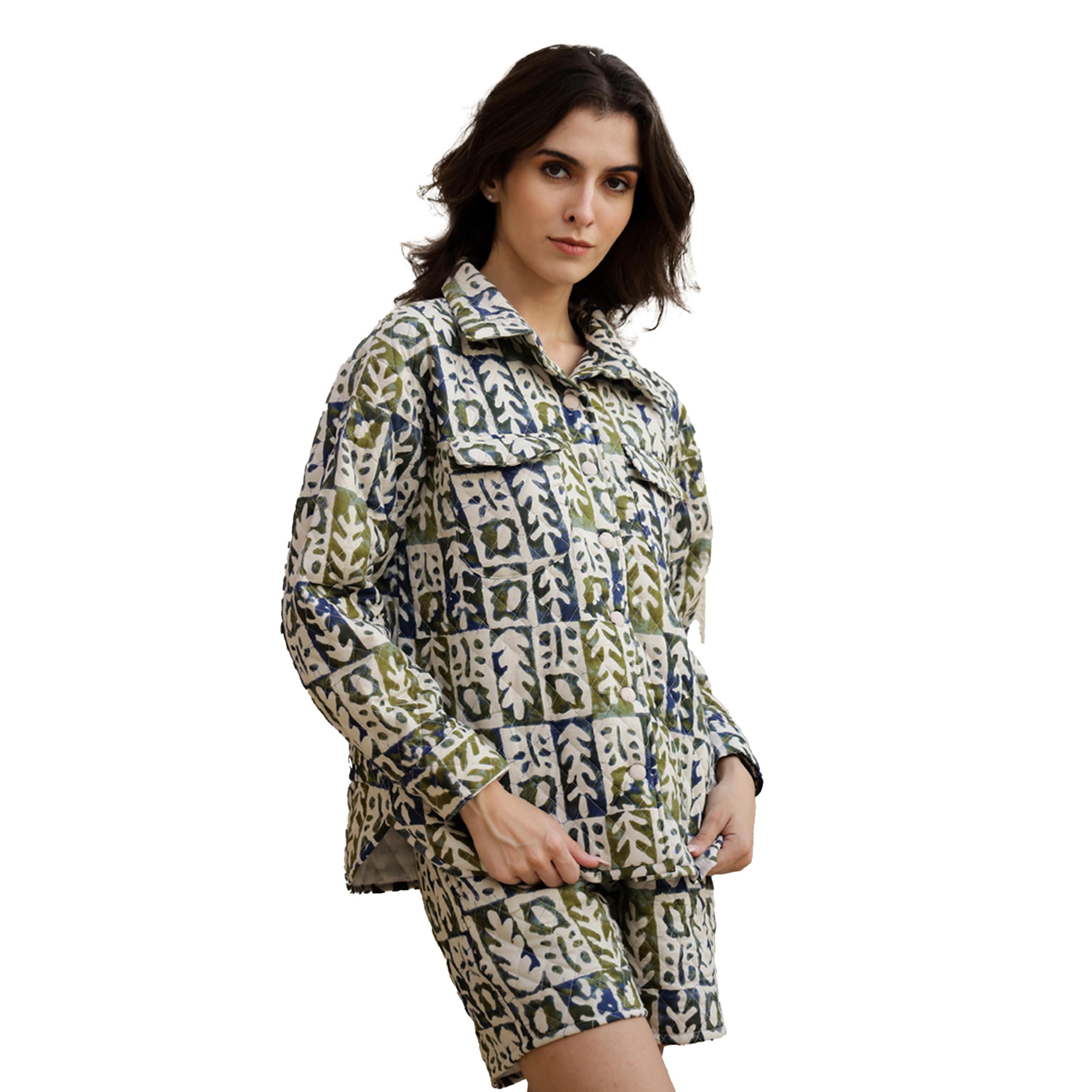سانسكروتي هومز × ستايلي - طقم قميص بأزرار مع شورت مطبوع-women-clothing-coordsets-image-4