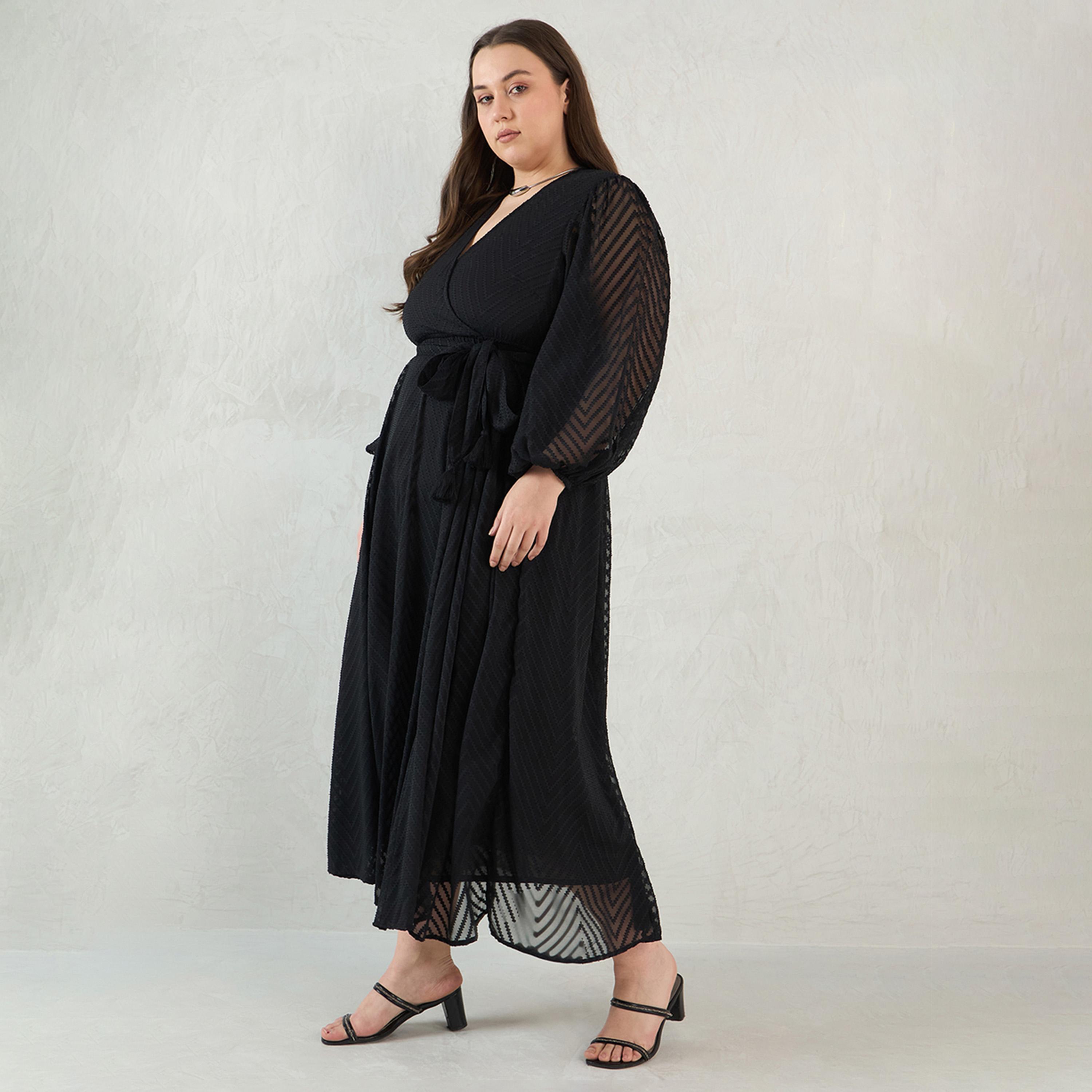 فيميلا × ستايلي - فستان ماكسي أسود بنمط شيفرون من قماش دوبي-women-clothing-dresses-image-3