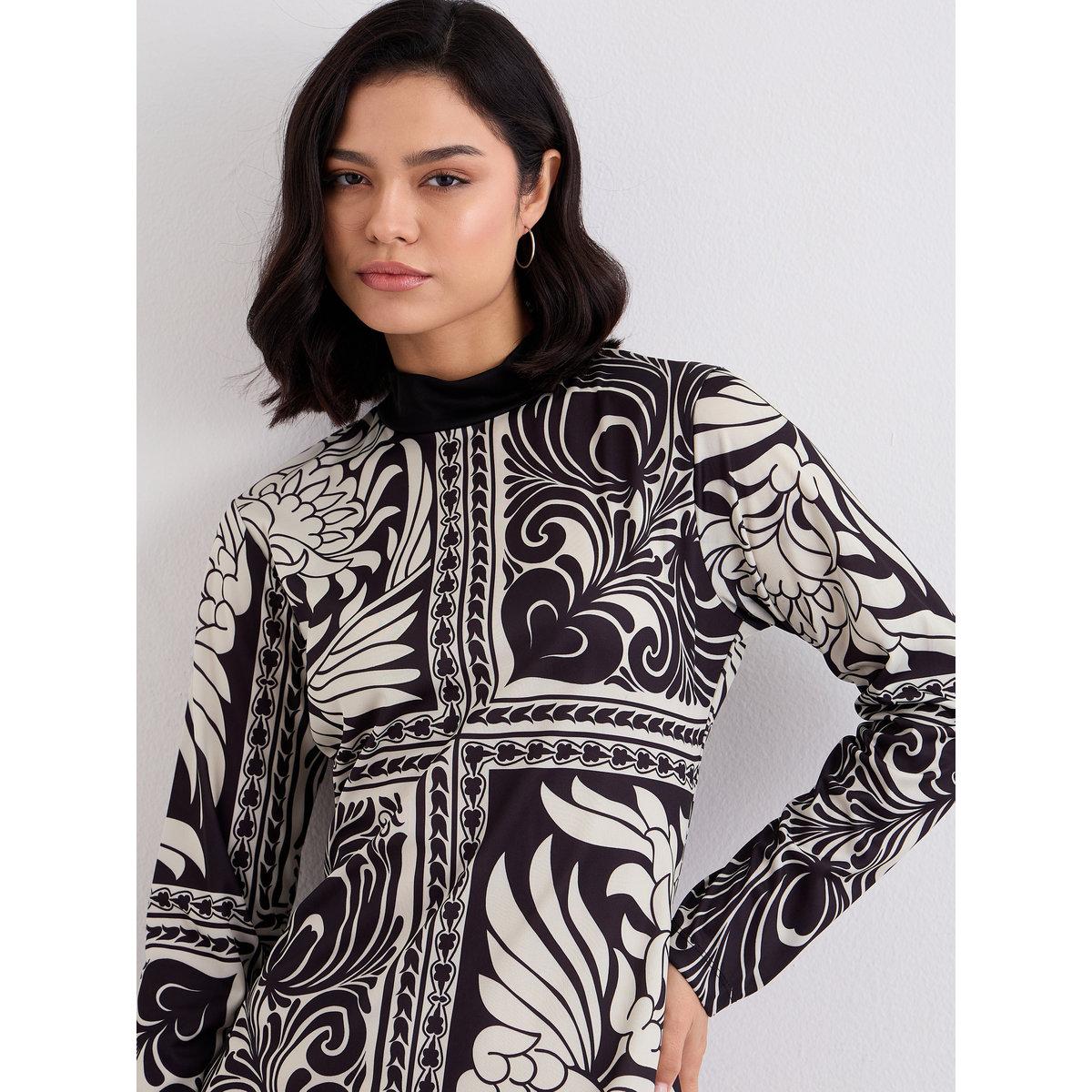 فستان طويل بطبعات وشاح مع ياقة عالية-women-clothing-dresses-image-3