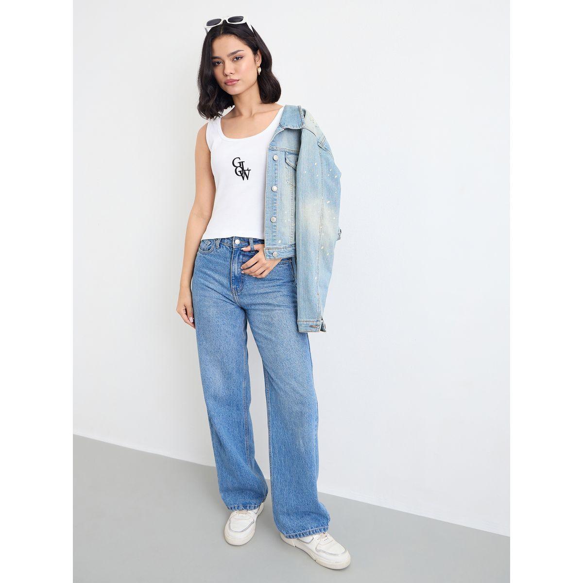 بلوزة بلا أكمام مضلعة بياقة سكوب وتفاصيل مُطرّزة-women-clothing-tshirts-image-1