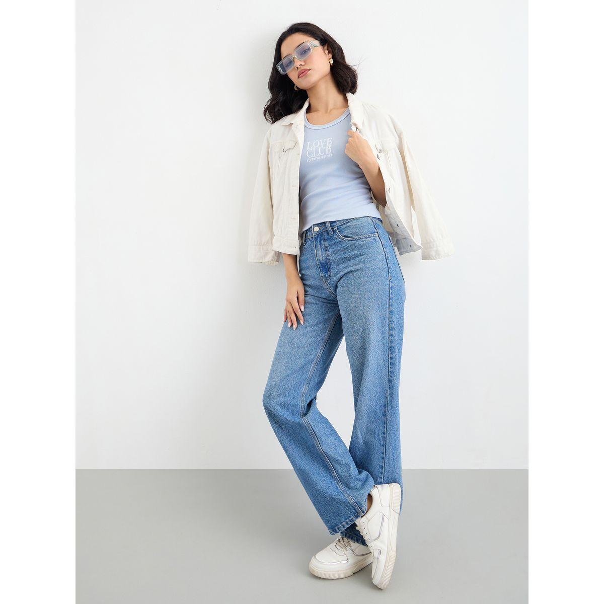 بلوزة بلا أكمام مضلعة بتفاصيل مُطرّزة-women-clothing-tshirts-image-1