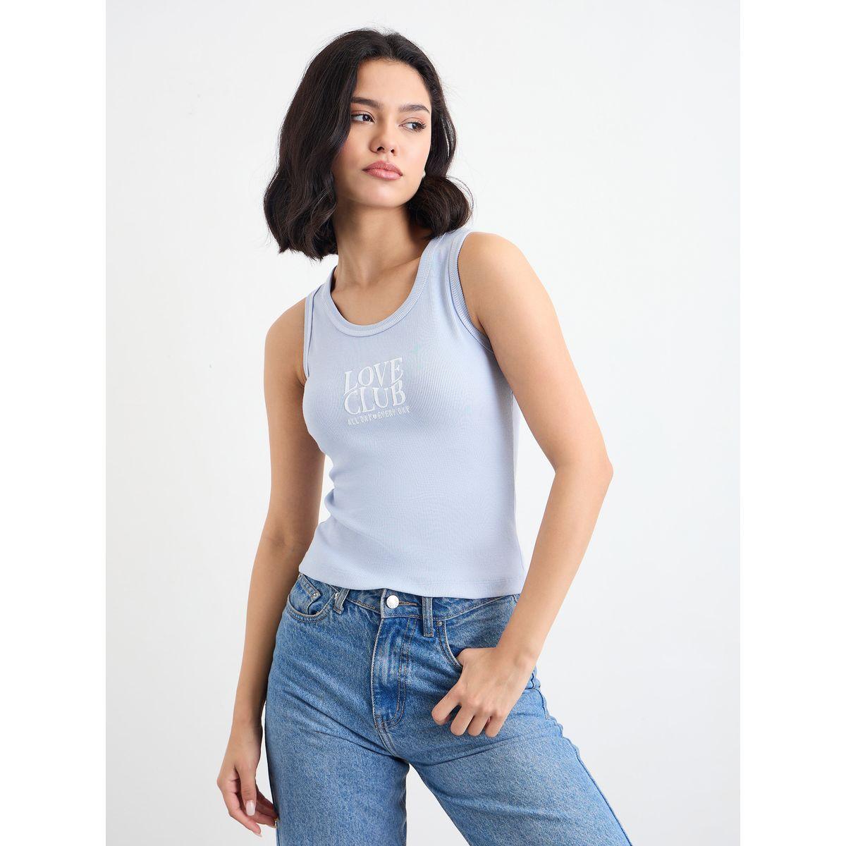 بلوزة بلا أكمام مضلعة بتفاصيل مُطرّزة-women-clothing-tshirts-image-2