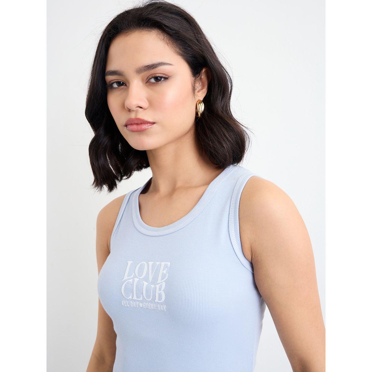 بلوزة بلا أكمام مضلعة بتفاصيل مُطرّزة-women-clothing-tshirts-image-3