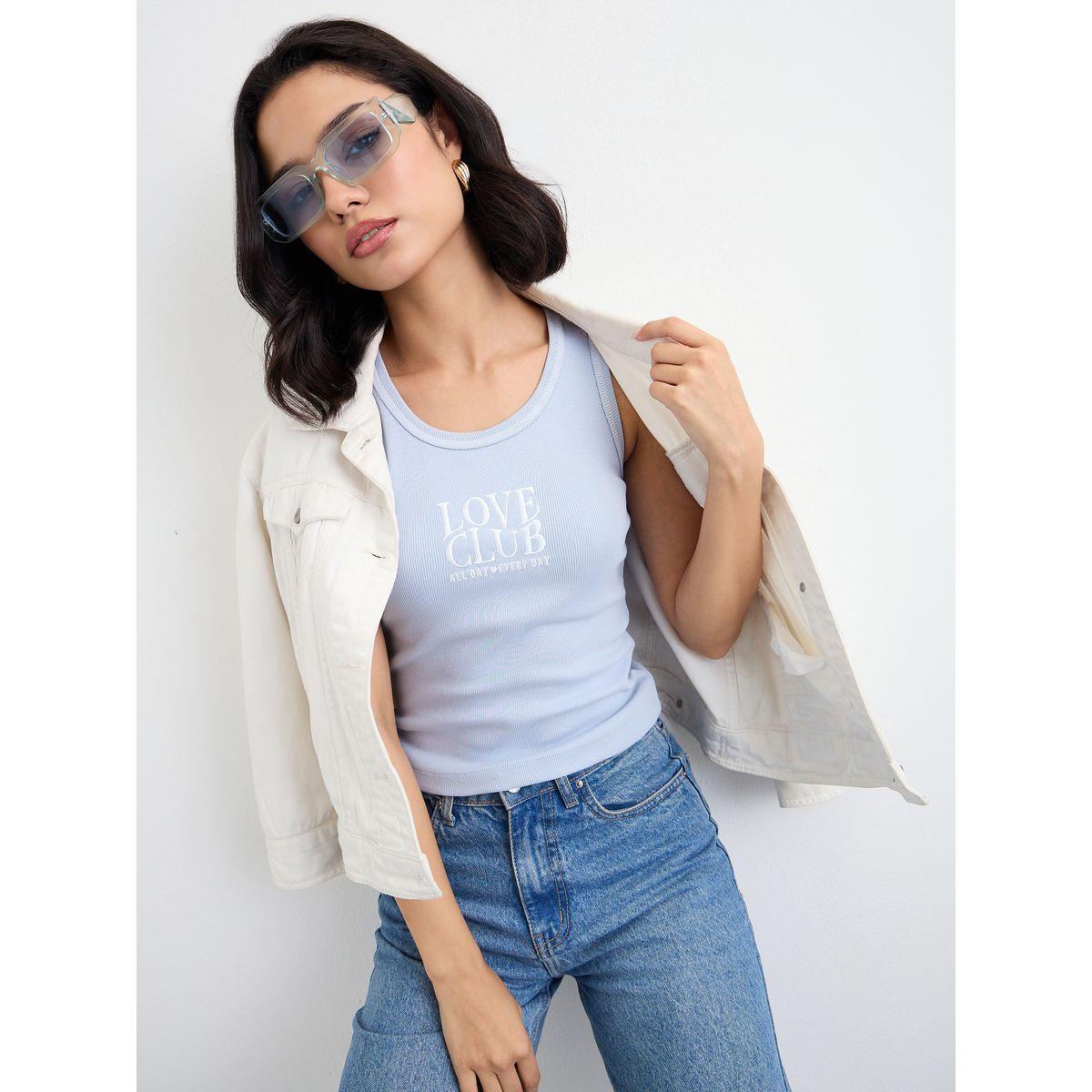 بلوزة بلا أكمام مضلعة بتفاصيل مُطرّزة-women-clothing-tshirts-image-5