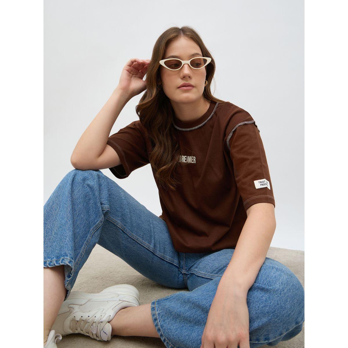 تيشيرت فضفاض بأكمام قصيرة وتفاصيل درزات-women-clothing-tshirts-image-6