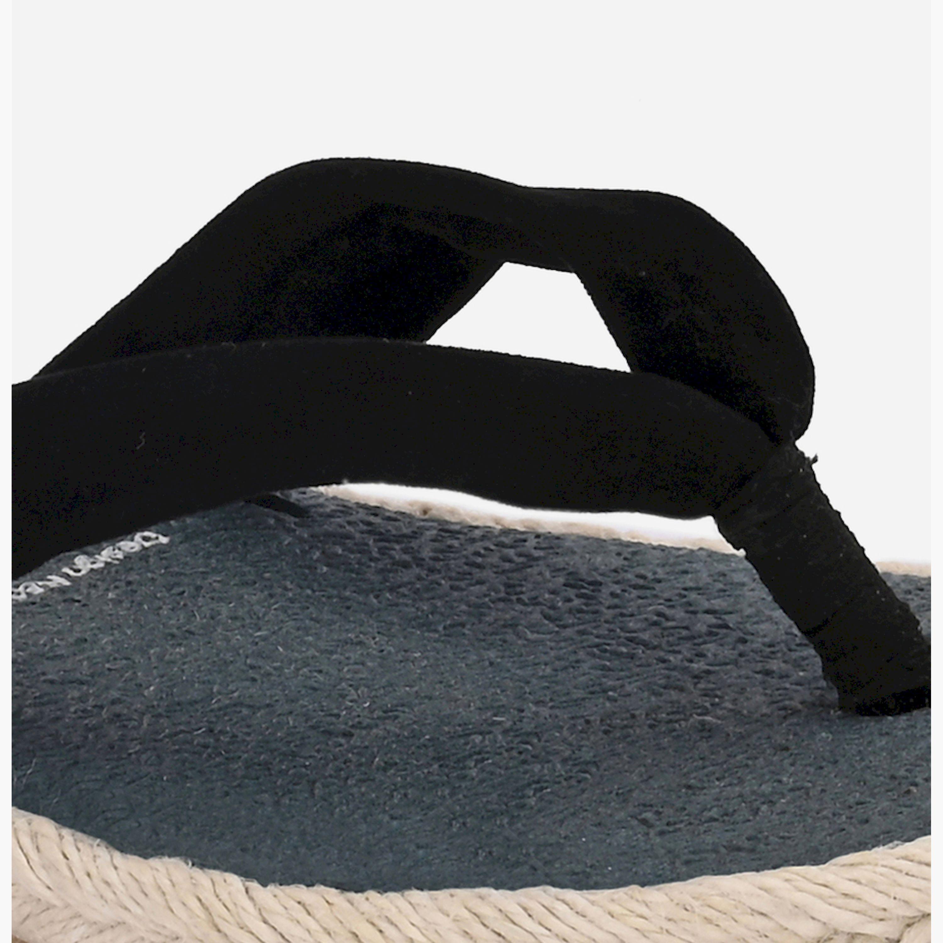 فريش فيت × ستايلي - شبشب يوجا سادة أسود-women-shoes-sandals-flats-image-3