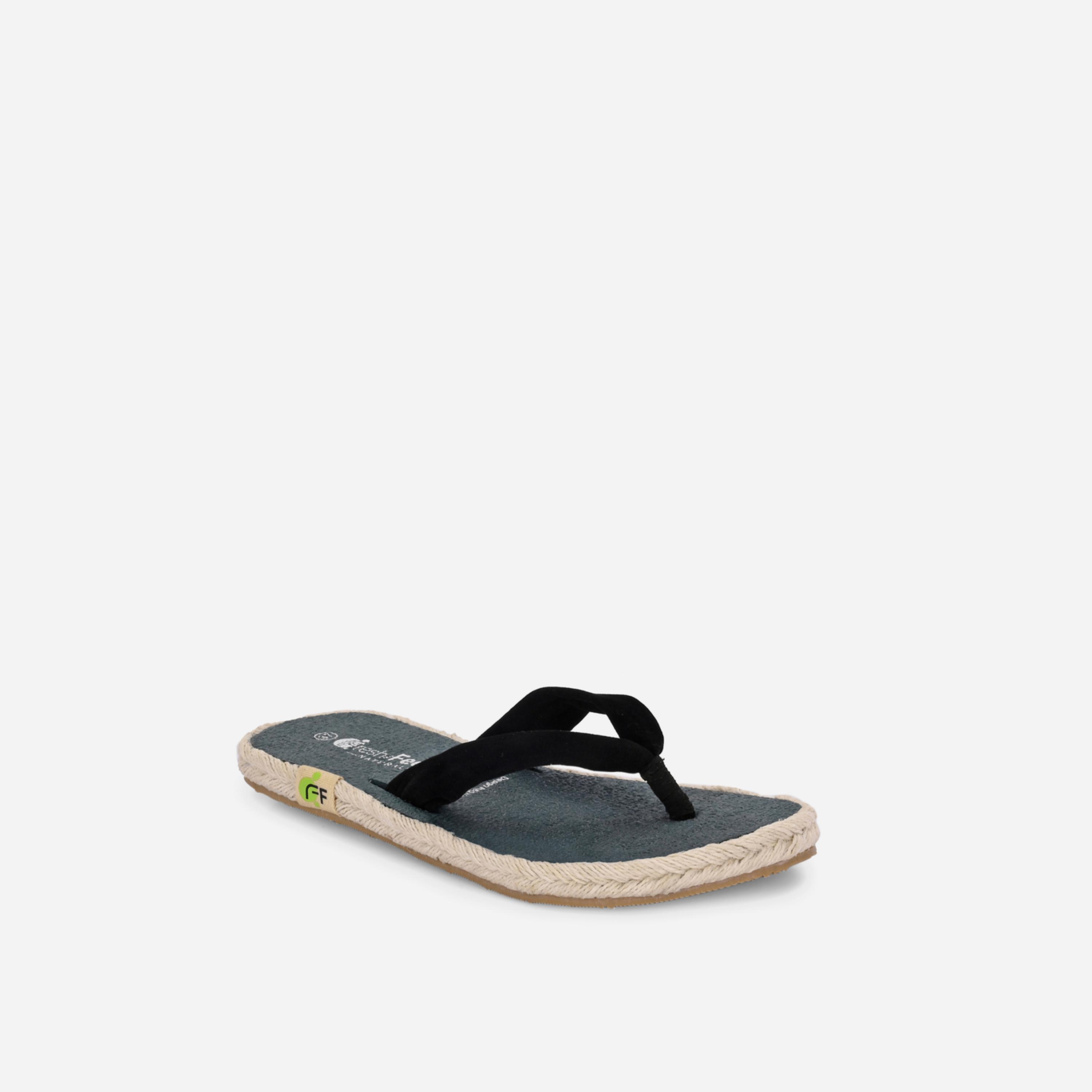 فريش فيت × ستايلي - شبشب يوجا سادة أسود-women-shoes-sandals-flats-image-4
