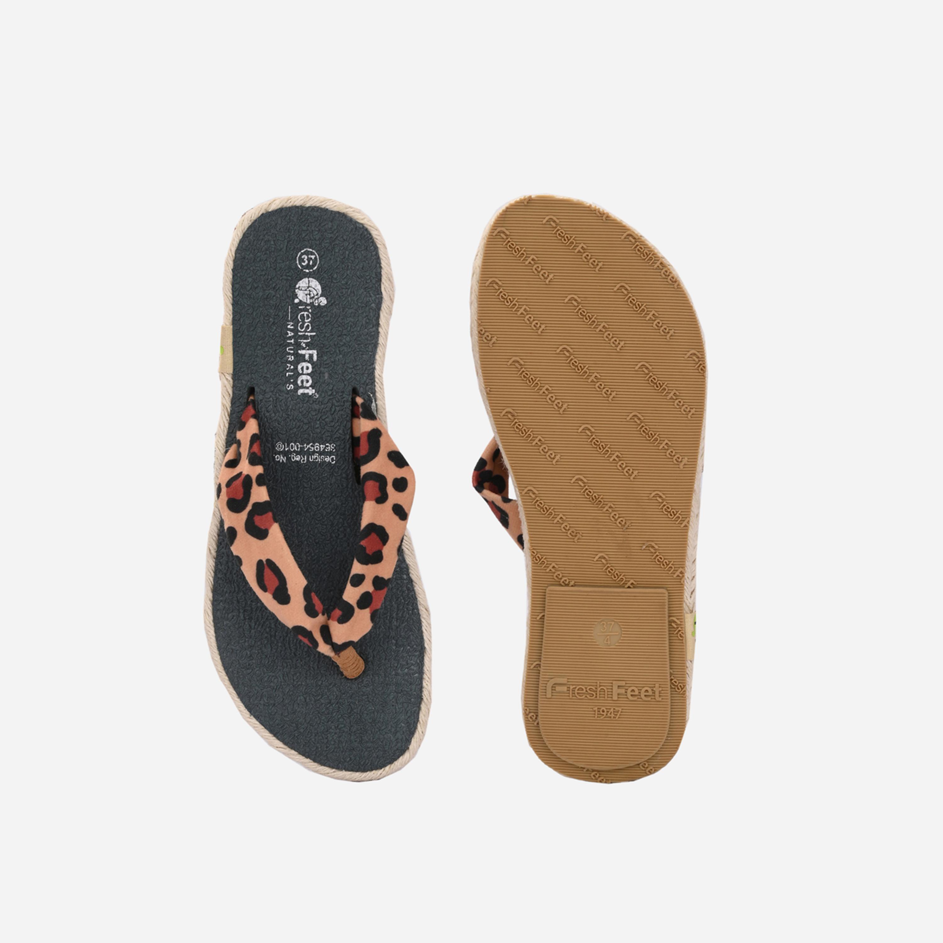 فريش فيت × ستايلي - شبشب يوجا بطبعة جلد النمر-women-shoes-sandals-flats-image-6