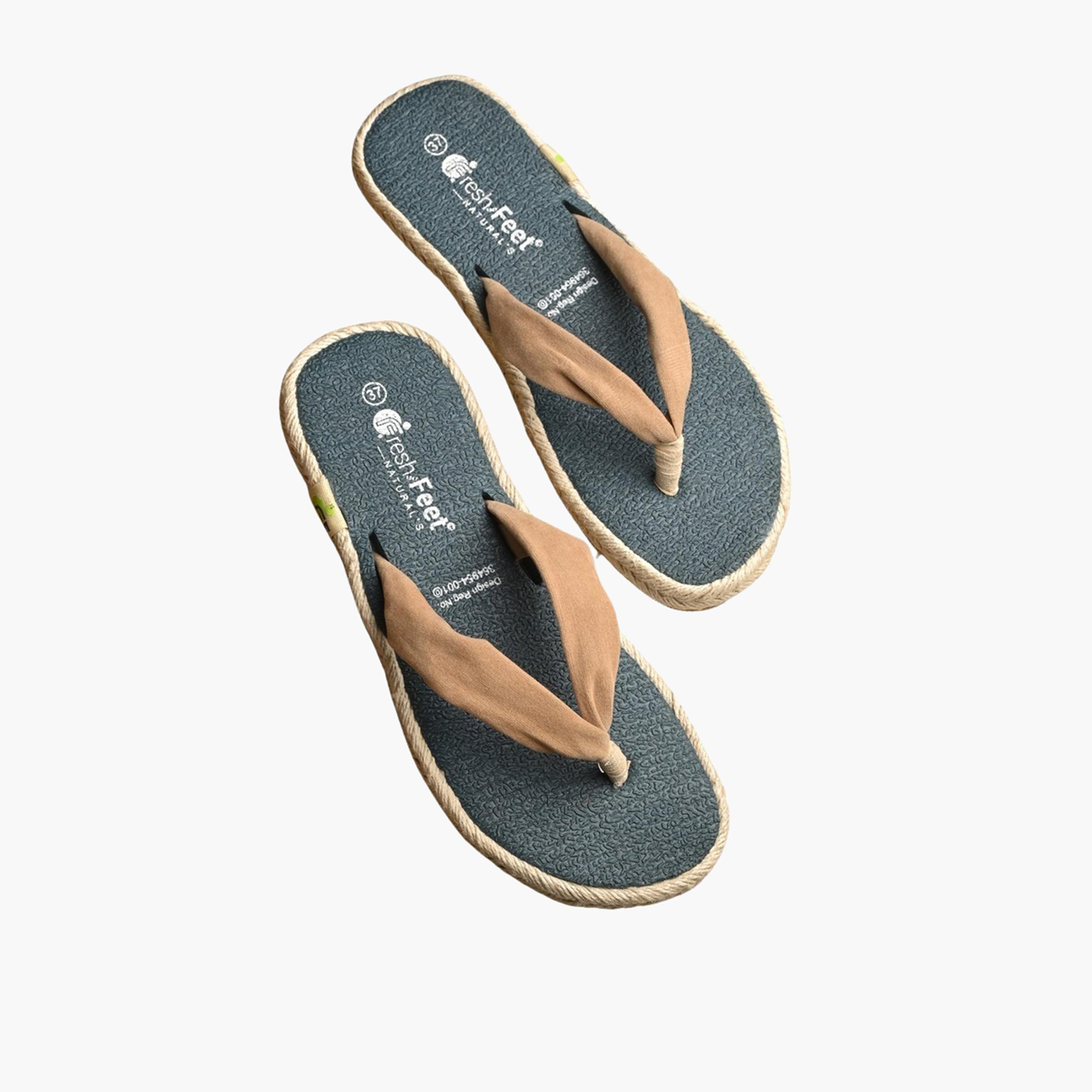فريش فيت × ستايلي - شبشب يوجا بيج سادة بمقدمة مدببة-women-shoes-sandals-flats-image-1