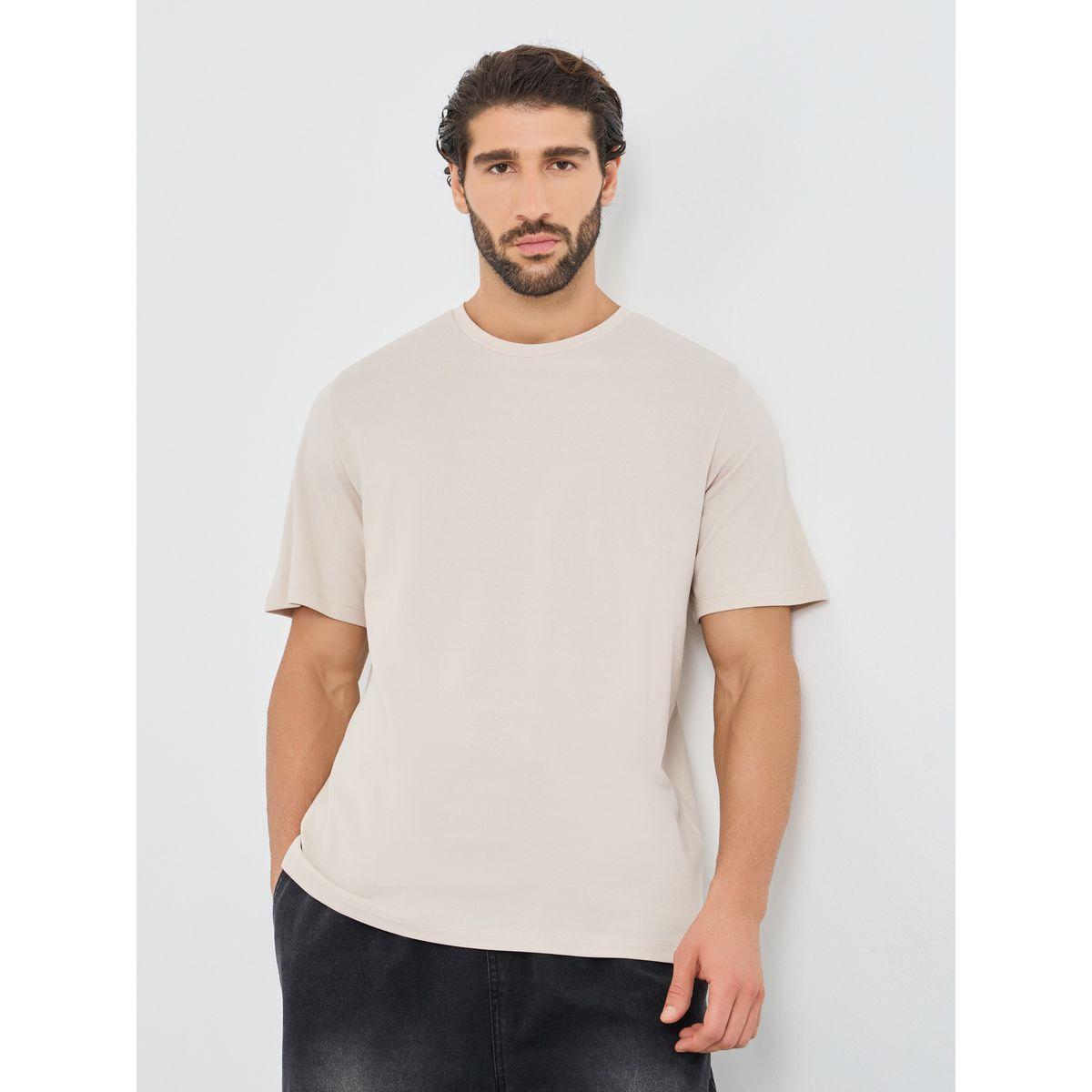 تيشيرت سادة بقصة عادية وياقة ضيقة-men-clothing-tshirtsandpolos-tshirts-image-1