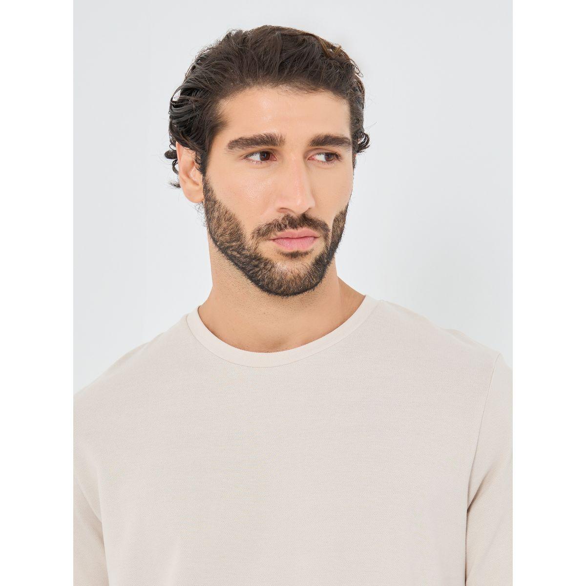 تيشيرت سادة بقصة عادية وياقة ضيقة-men-clothing-tshirtsandpolos-tshirts-image-3