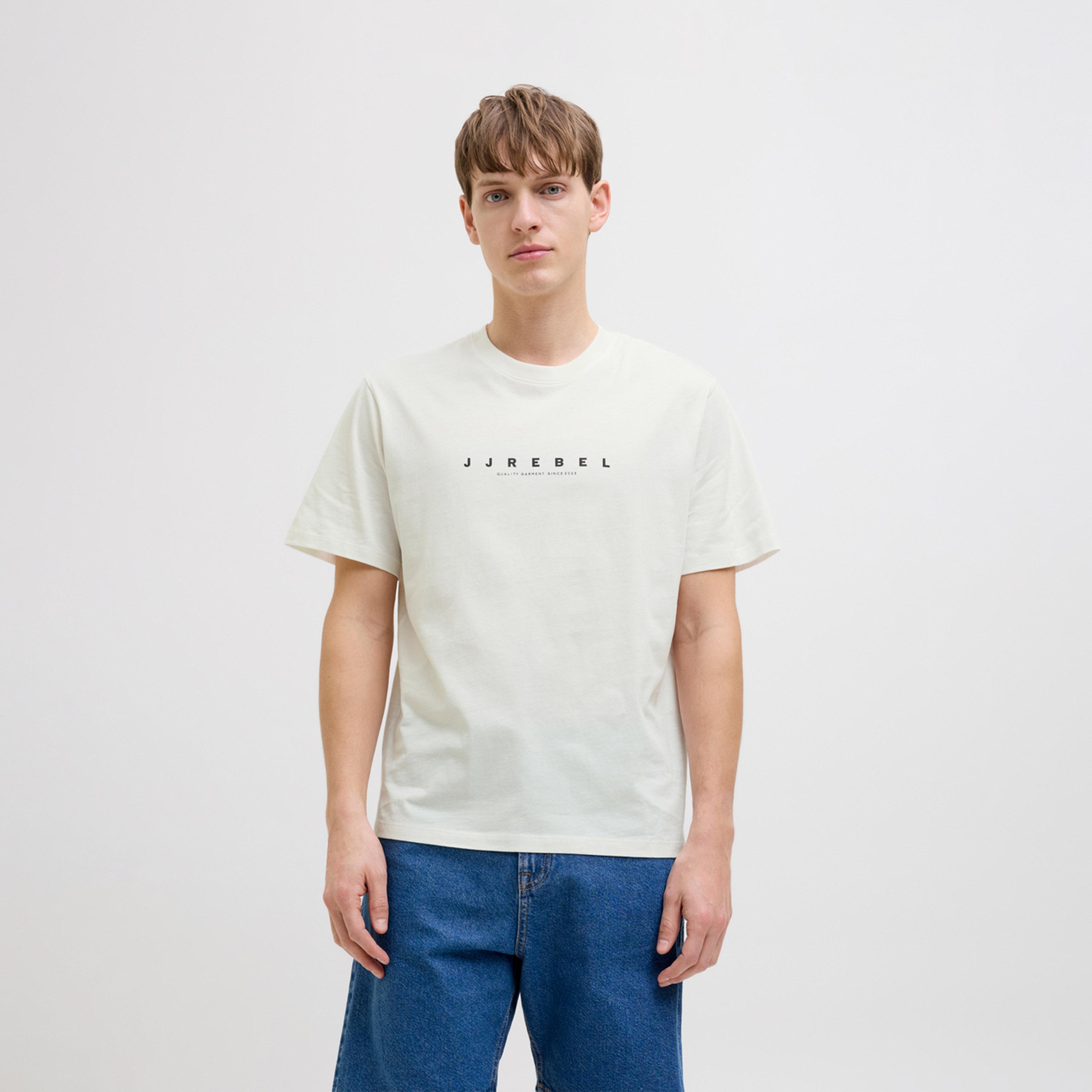 ريبيل × ستايلي - تي شيرت بشعار وفتحة رقبة دائرية بأكمام قصيرة-men-clothing-tshirtsandpolos-tshirts-image-1