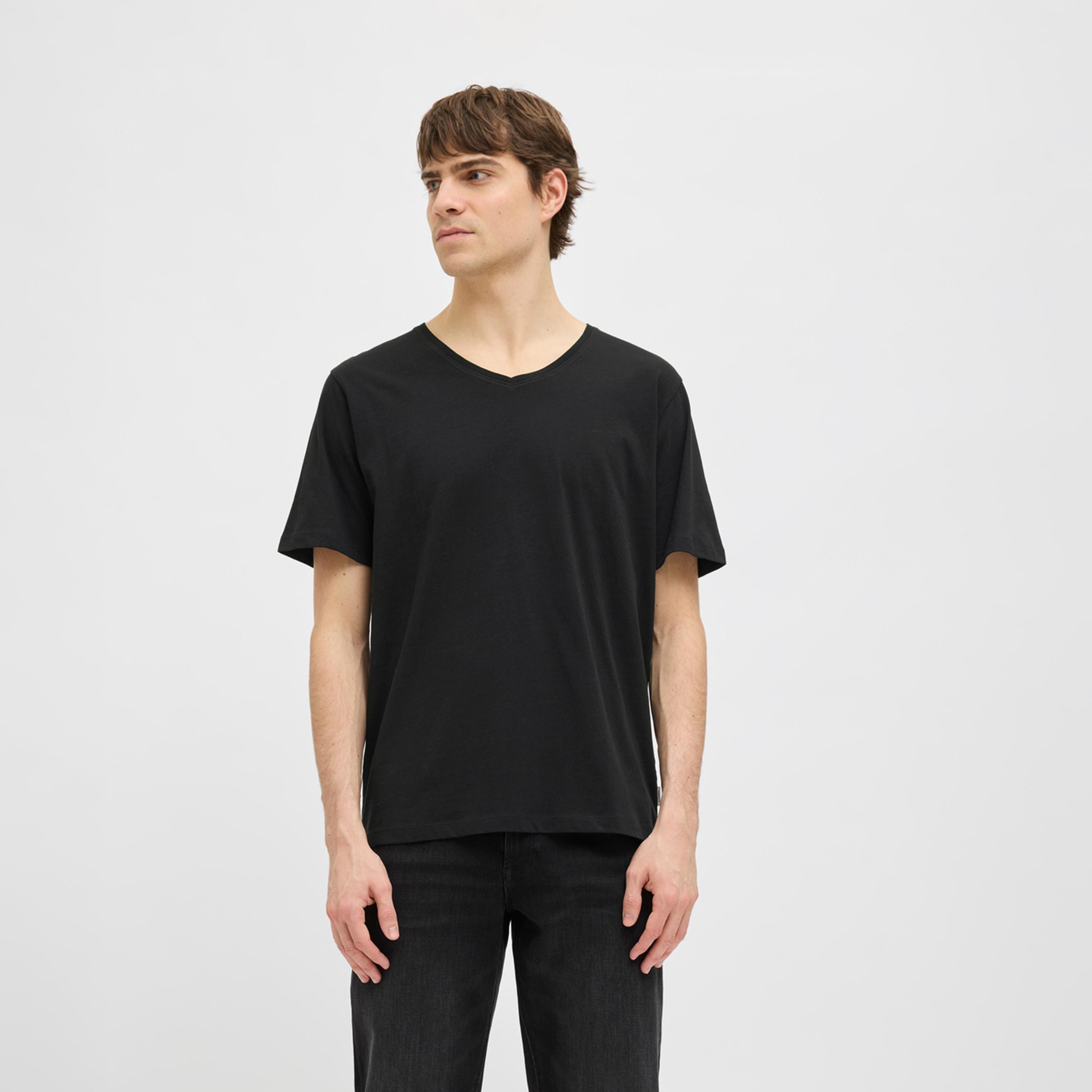 ريبيل × ستايلي - تي شيرت جريباسيك بفتحة رقبة على شكل حرف V-men-clothing-tshirtsandpolos-tshirts-image-1