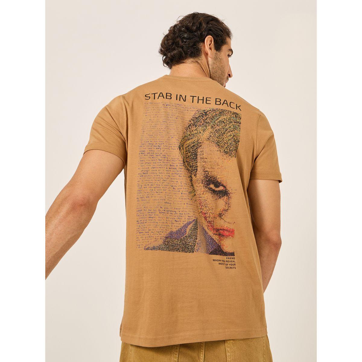 تيشيرت بياقة ضيقة وطبعة جرافيك-men-clothing-tshirtsandpolos-tshirts-image-1