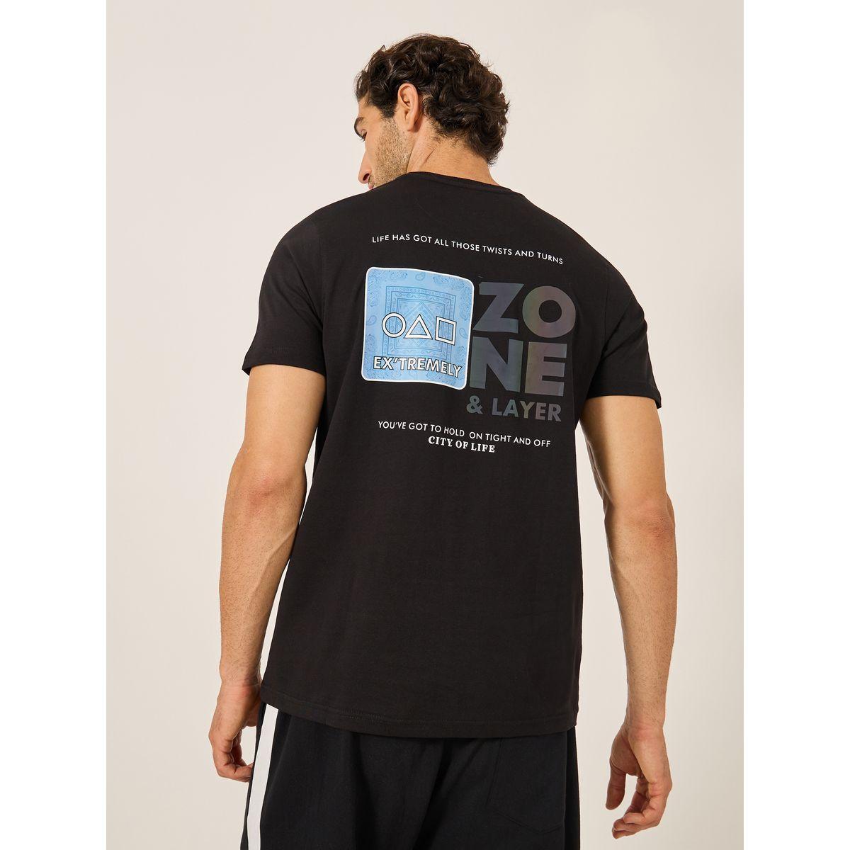 تيشيرت بياقة ضيقة وطبعة جرافيك-men-clothing-tshirtsandpolos-tshirts-image-1