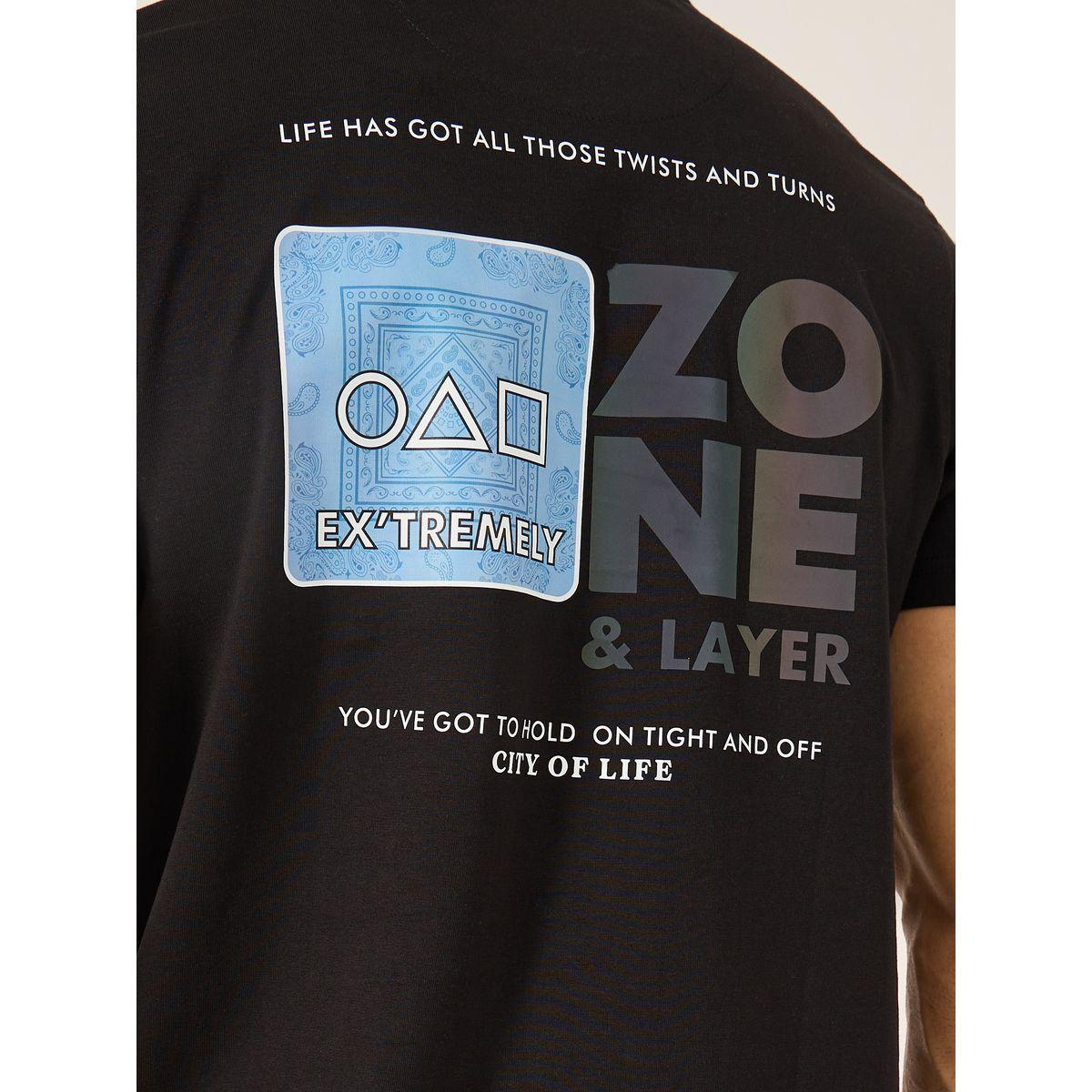 تيشيرت بياقة ضيقة وطبعة جرافيك-men-clothing-tshirtsandpolos-tshirts-image-3