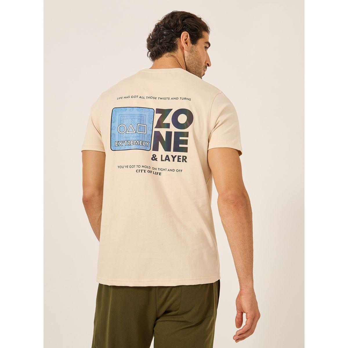 تيشيرت بياقة ضيقة وطبعة جرافيك-men-clothing-tshirtsandpolos-tshirts-image-1