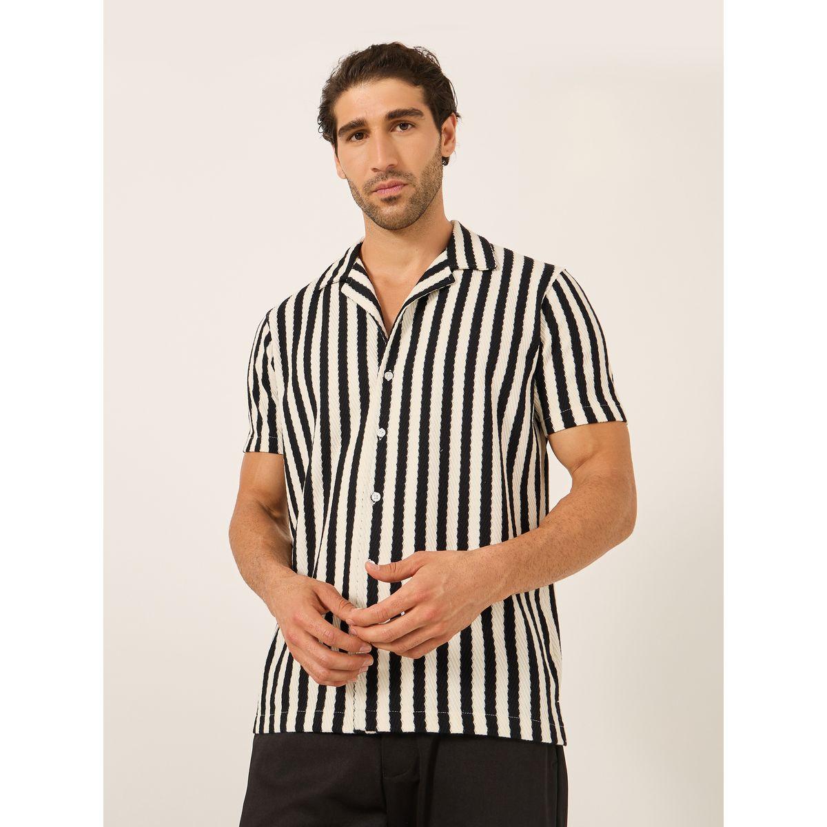 تيشيرت مخطط بقصة عادية وأكمام قصيرة-men-clothing-shirts-image-1
