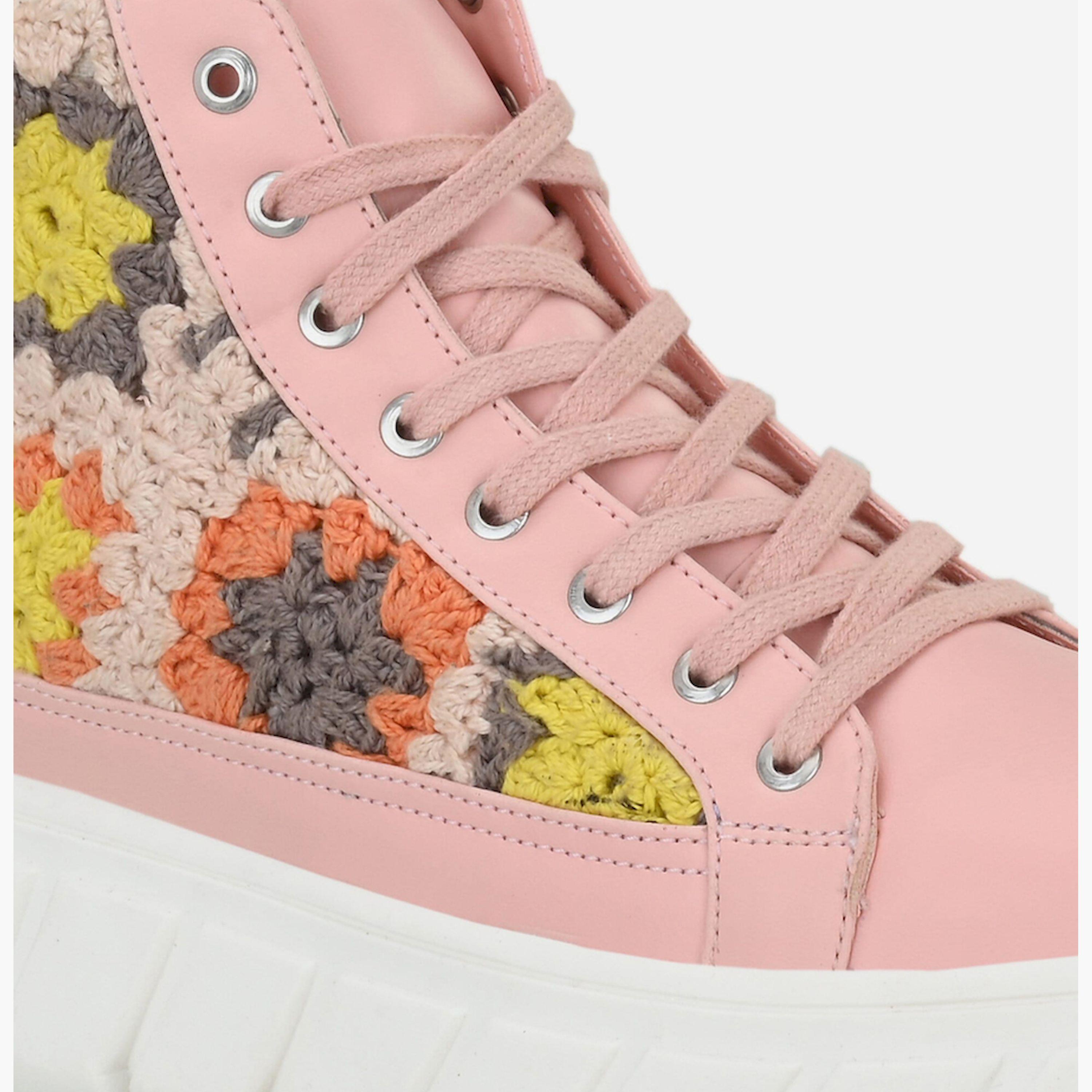 فريش فيت × ستايلي - حذاء رياضي مرتفع الياقة بكروشيه ورباط للإغلاق-women-shoes-sneakers-image-3